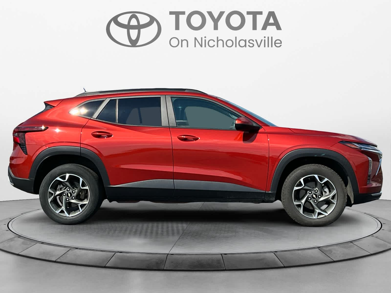 Used 2024 Chevrolet Trax SUV