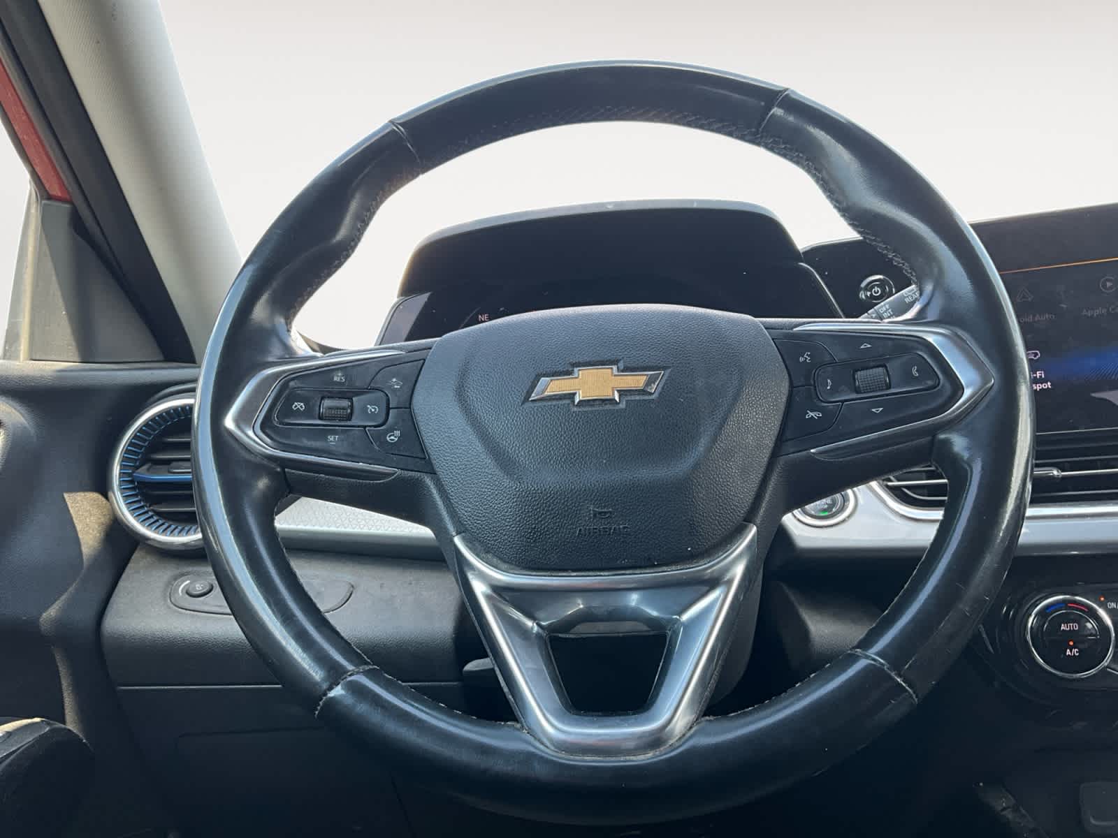 Used 2024 Chevrolet Trax SUV