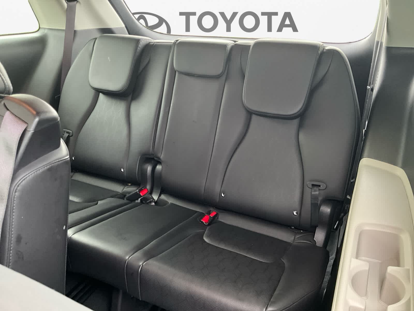 Used 2023 Kia Carnival Van
