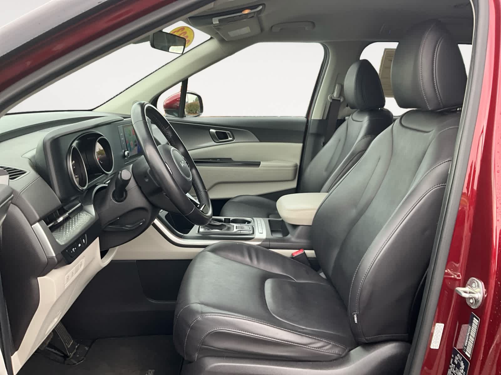 Used 2023 Kia Carnival Van