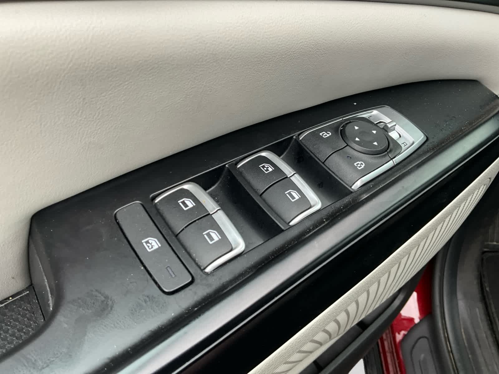 Used 2023 Kia Carnival Van