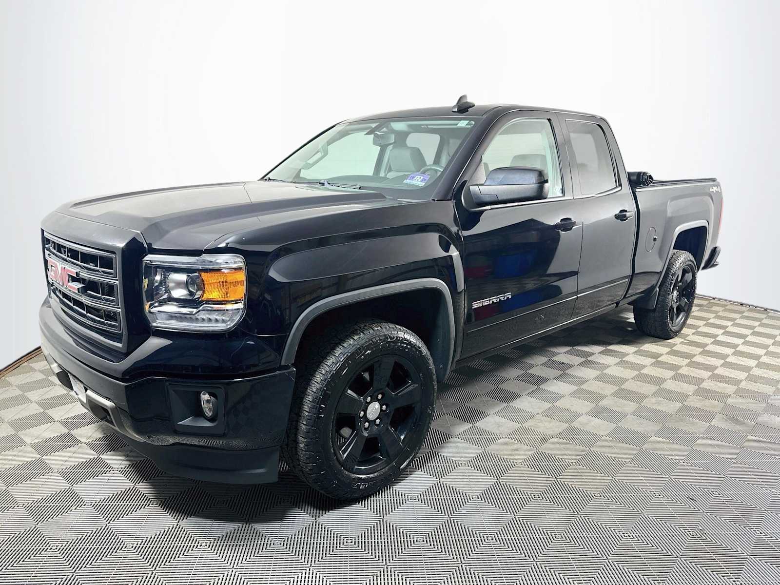 Onyx Black 2015 GMC Sierra 1500 Pickup Truck Four-Wheel Drive 6-Speed Automatic