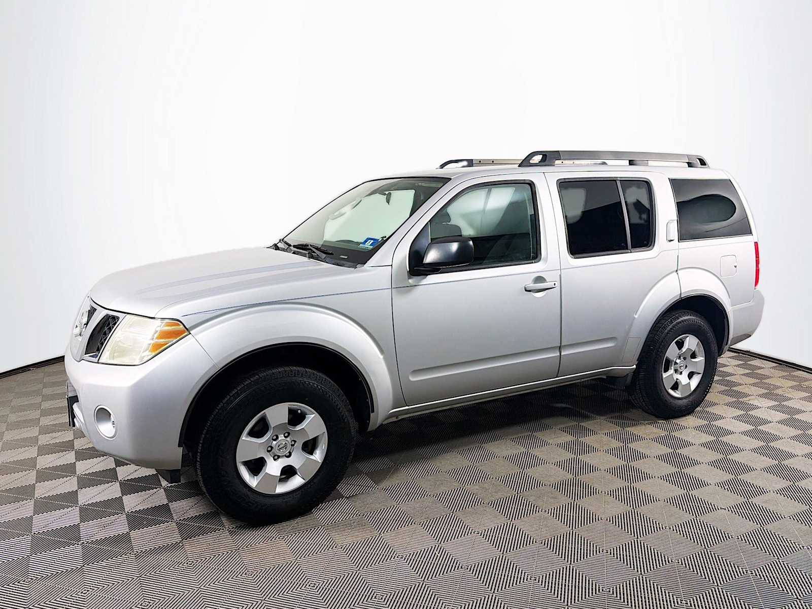 Silver Lightning Metallic 2010 Nissan Pathfinder S SUV / Crossover Four-Wheel Drive 5-Speed Automatic