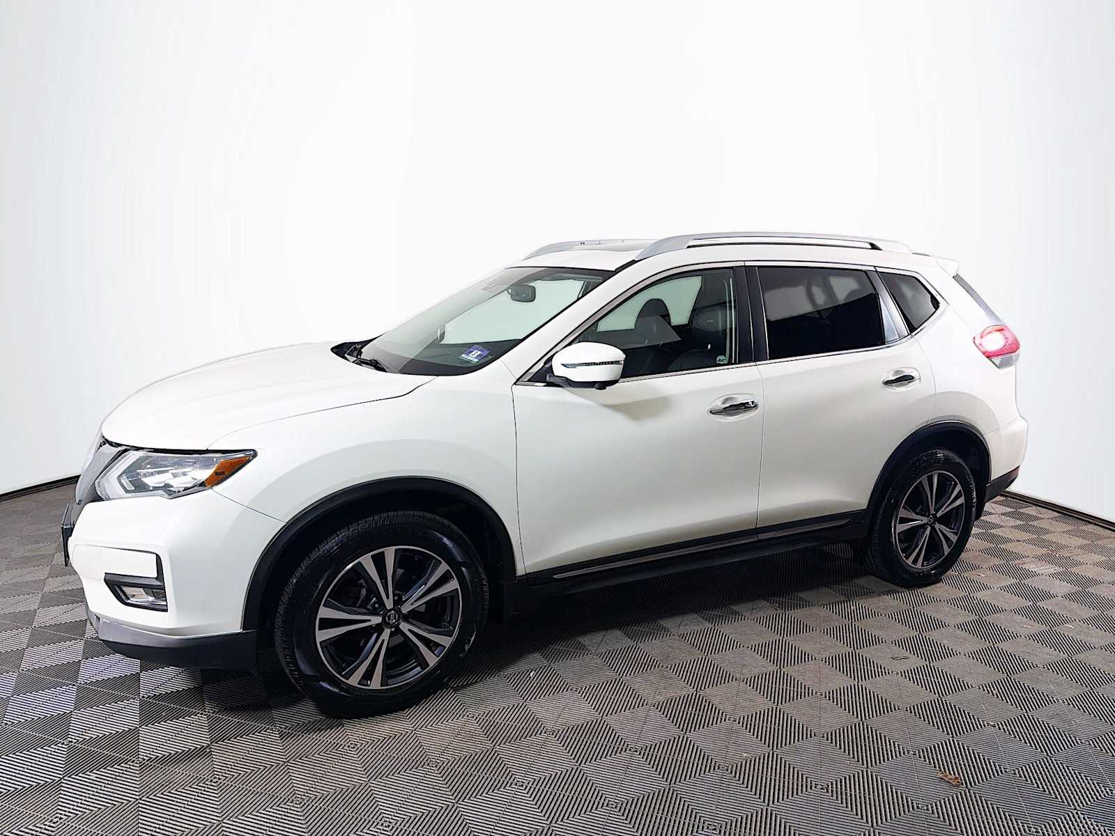 Pearl White 2017 Nissan Rogue SL AWD SUV / Crossover All-Wheel Drive Continuously Variable Transmission
