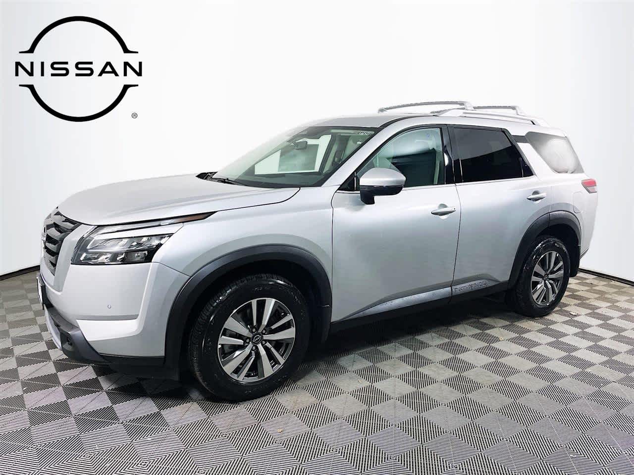 2025 Nissan Pathfinder SL 4WD