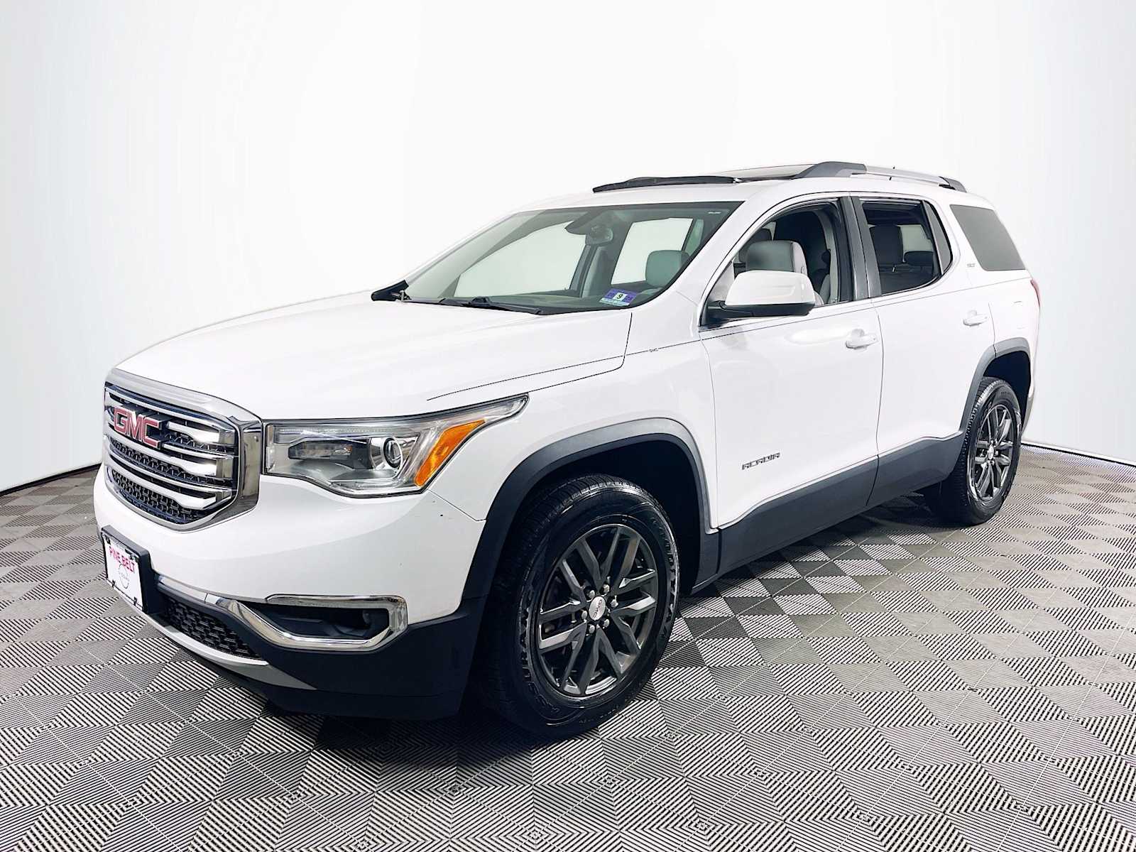 Summit White 2019 GMC Acadia SUV / Crossover Four-Wheel Drive 6-Speed Automatic