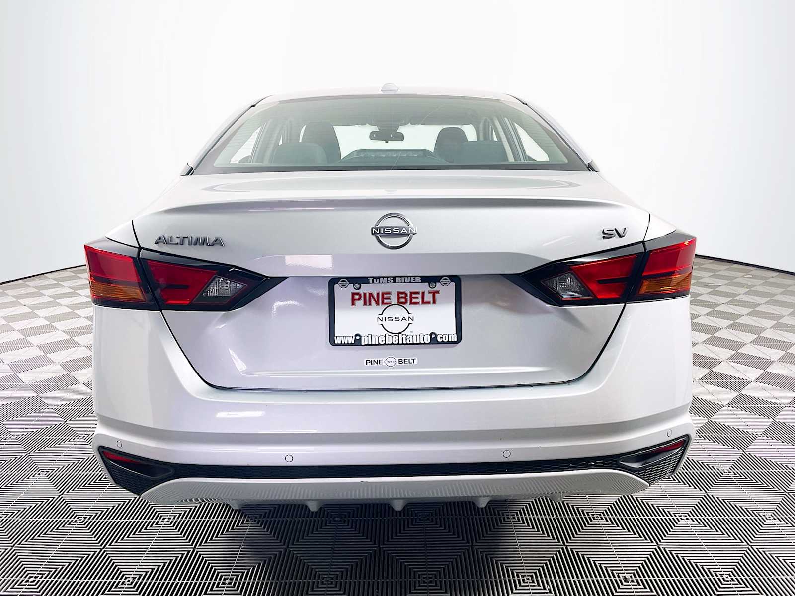 View vehicle photo 5