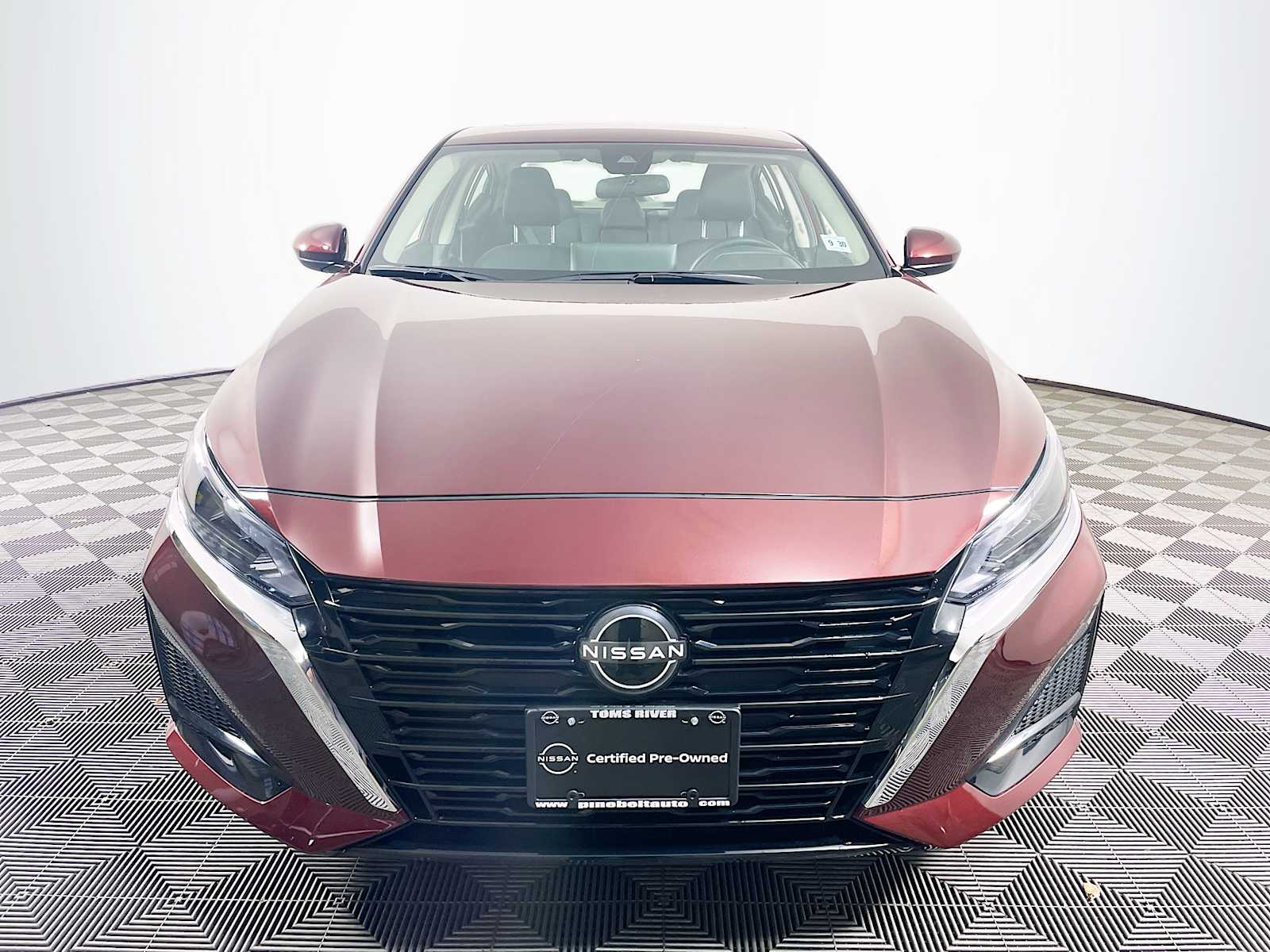 View vehicle photo 2