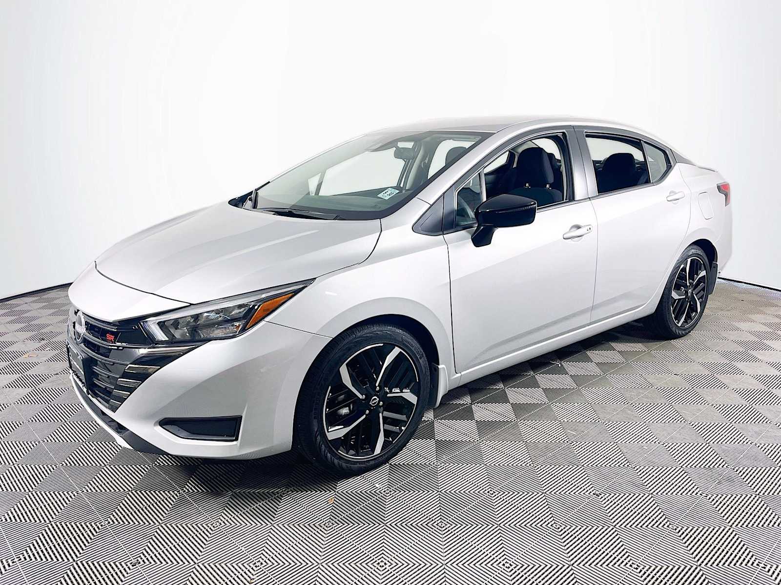 Brilliant Silver Metallic 2025 Nissan Versa SR FWD Sedan Front-Wheel Drive Continuously Variable Transmission