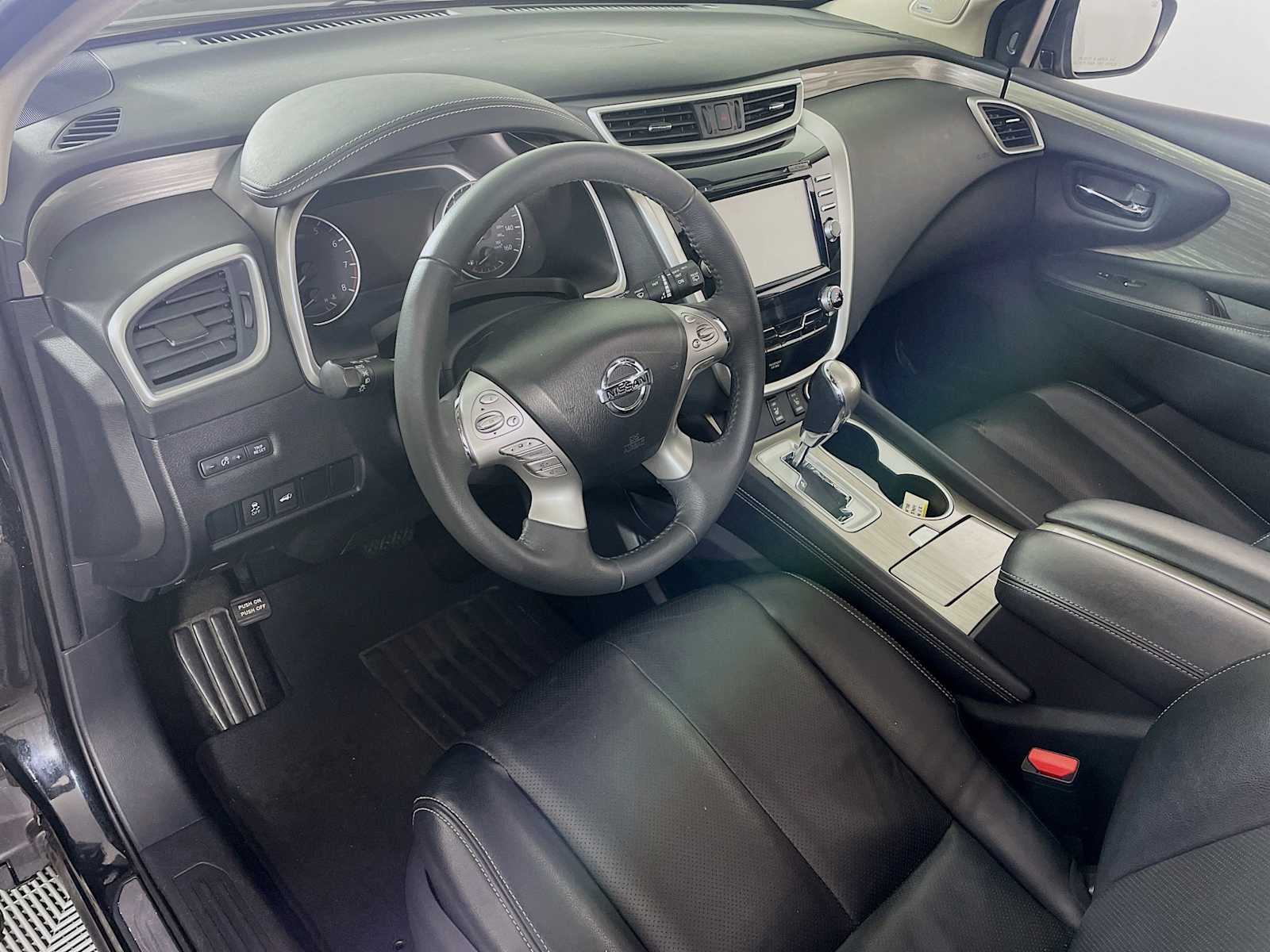 View vehicle photo 7