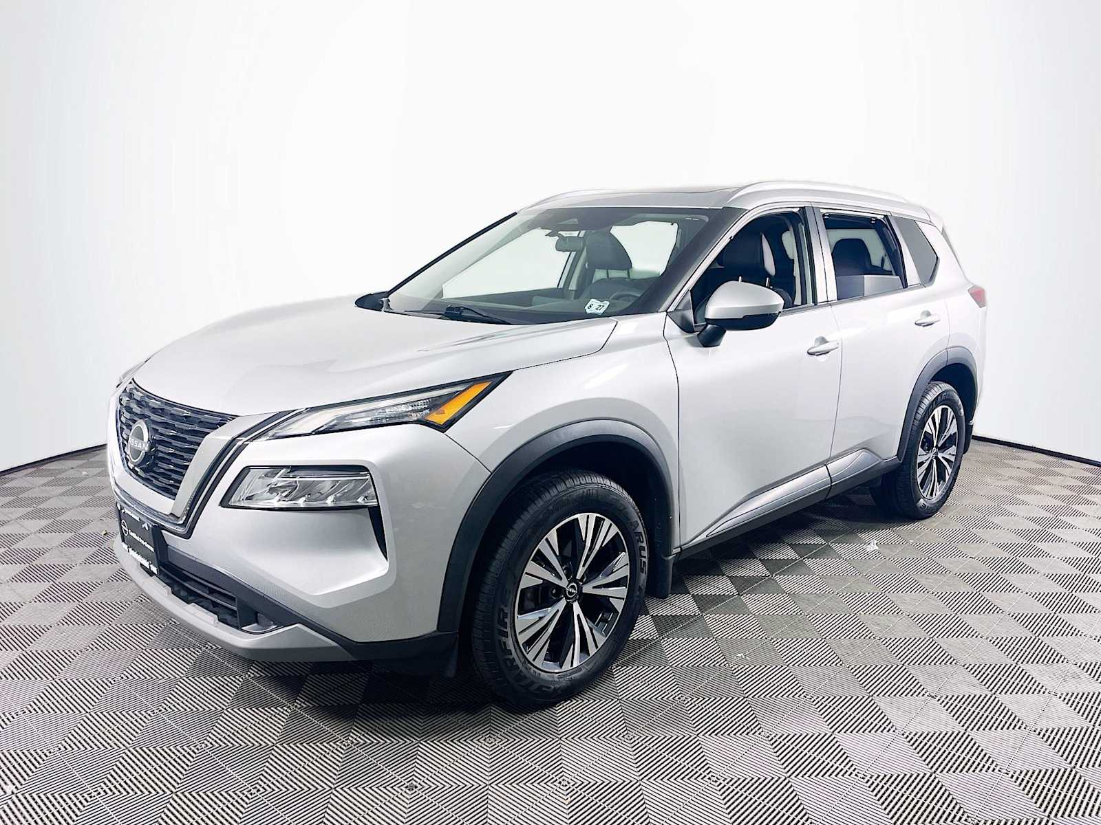 Brilliant Silver Metallic 2022 Nissan Rogue SV AWD SUV / Crossover All-Wheel Drive Continuously Variable Transmission
