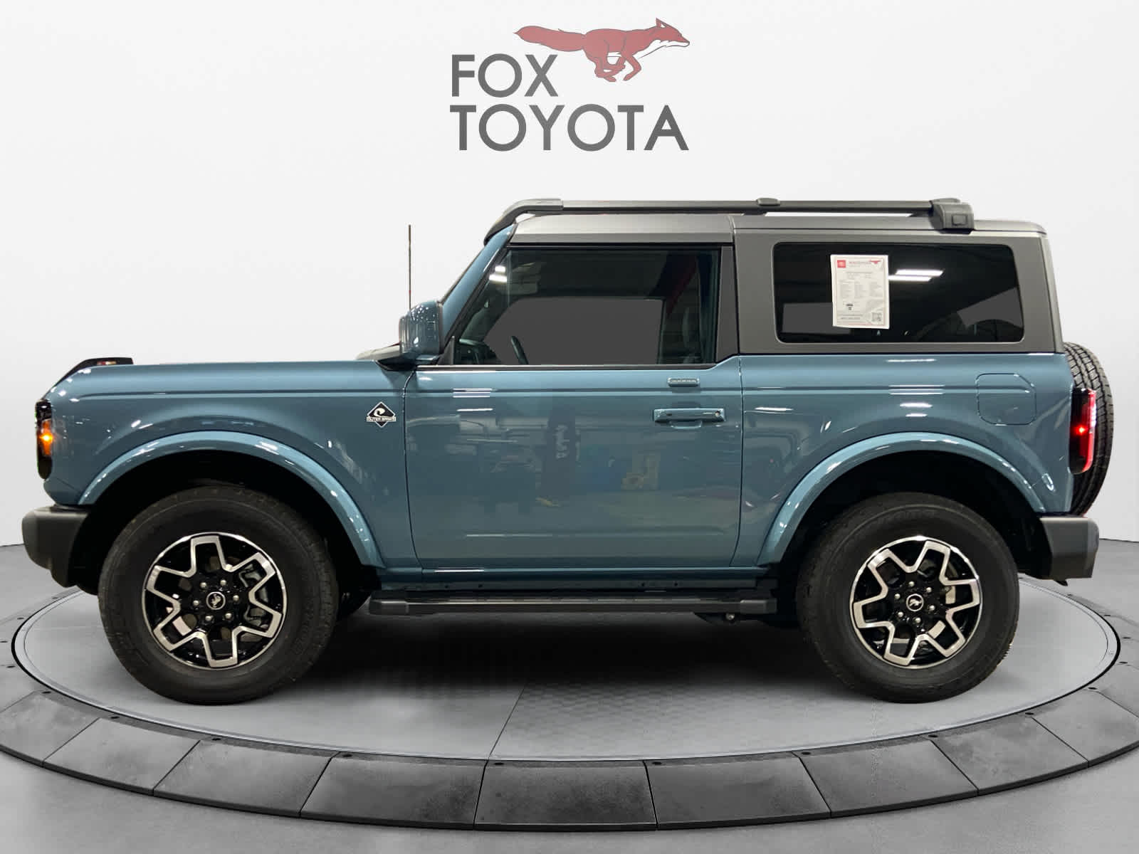 2023 Ford Bronco Outer Banks 3