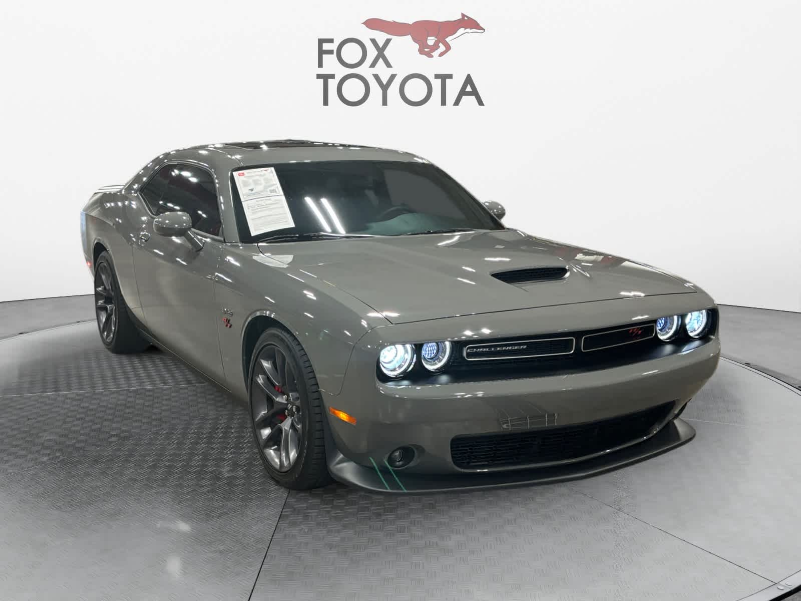 2023 Dodge Challenger R/T 8