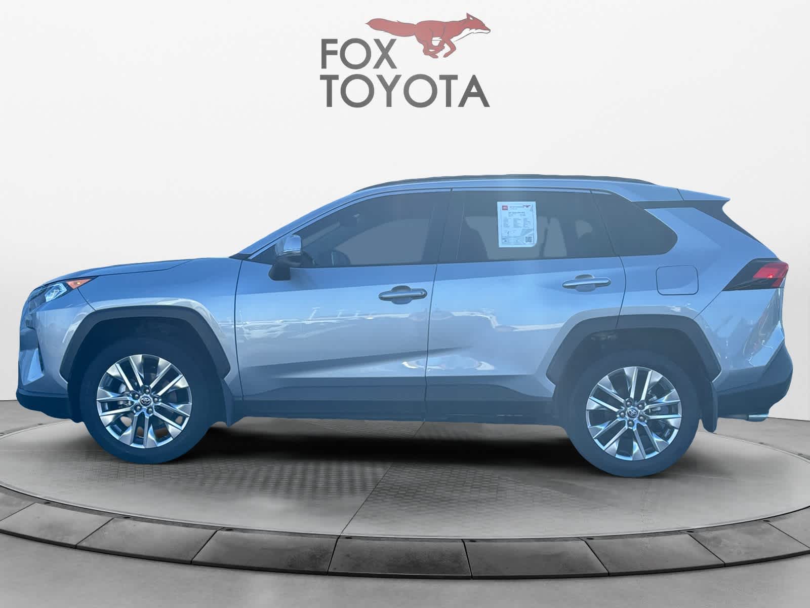 2021 Toyota RAV4 XLE Premium 3