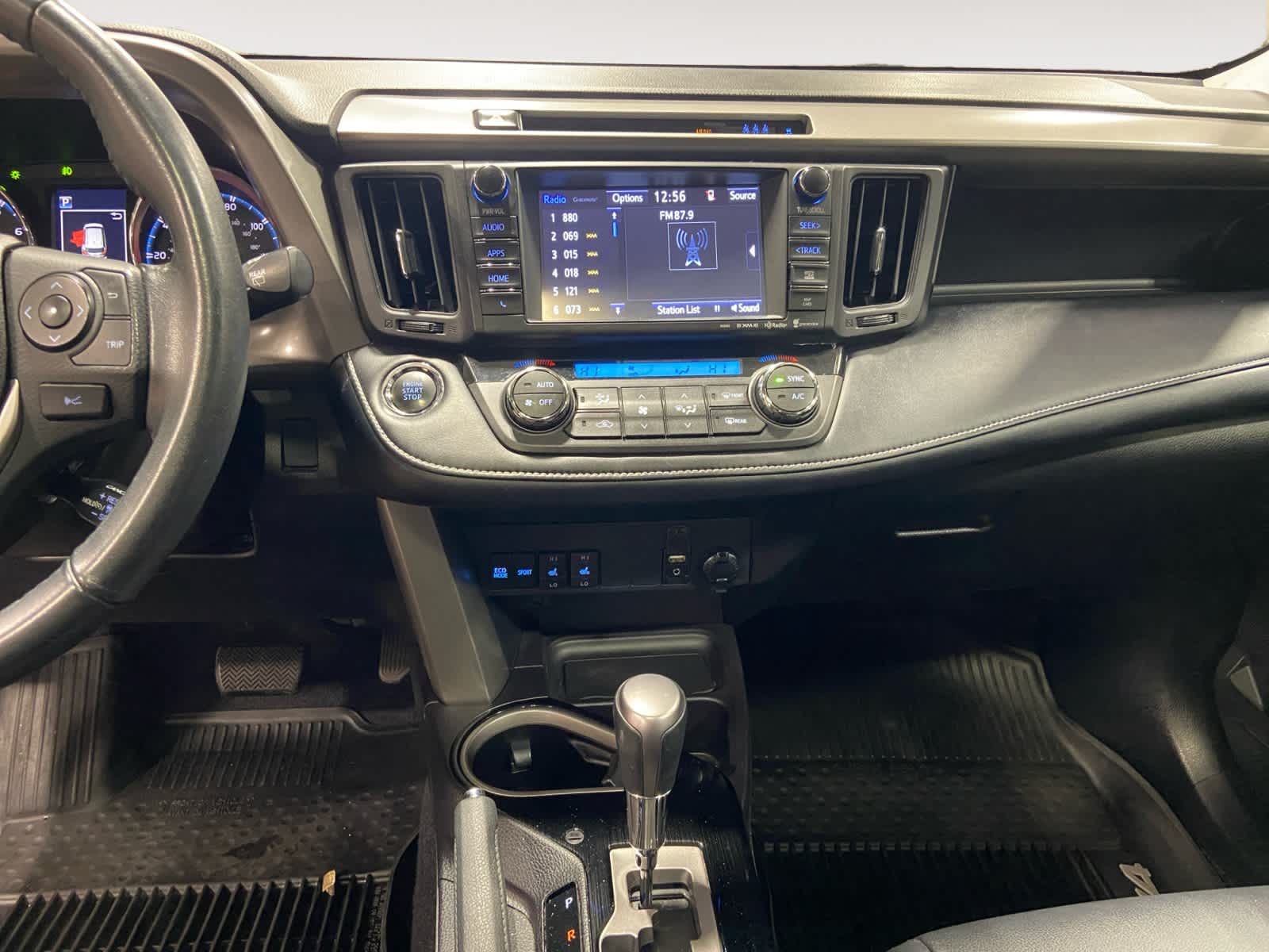 2018 Toyota RAV4 Limited 11