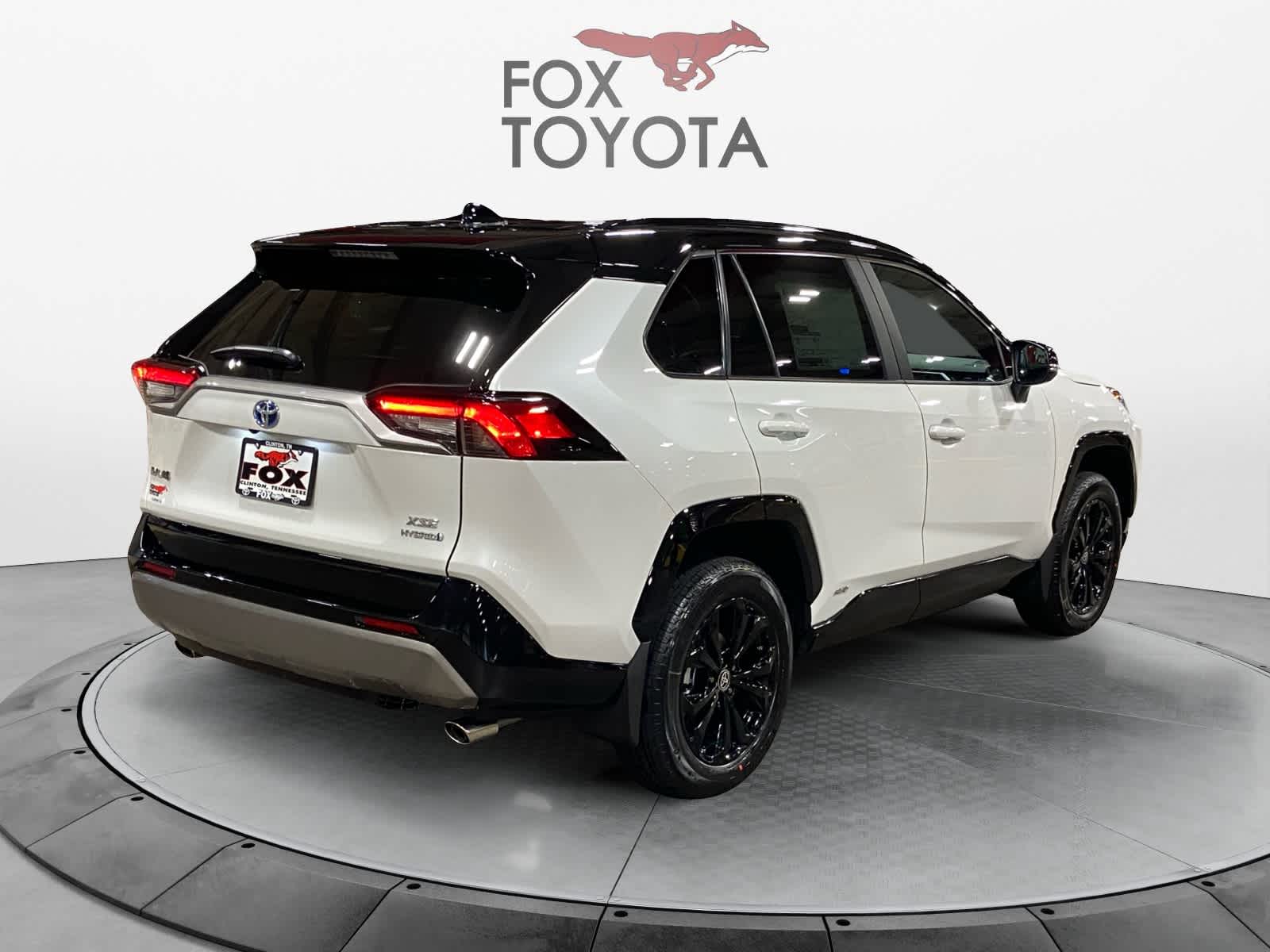 2024 Toyota RAV4 Hybrid XSE 5