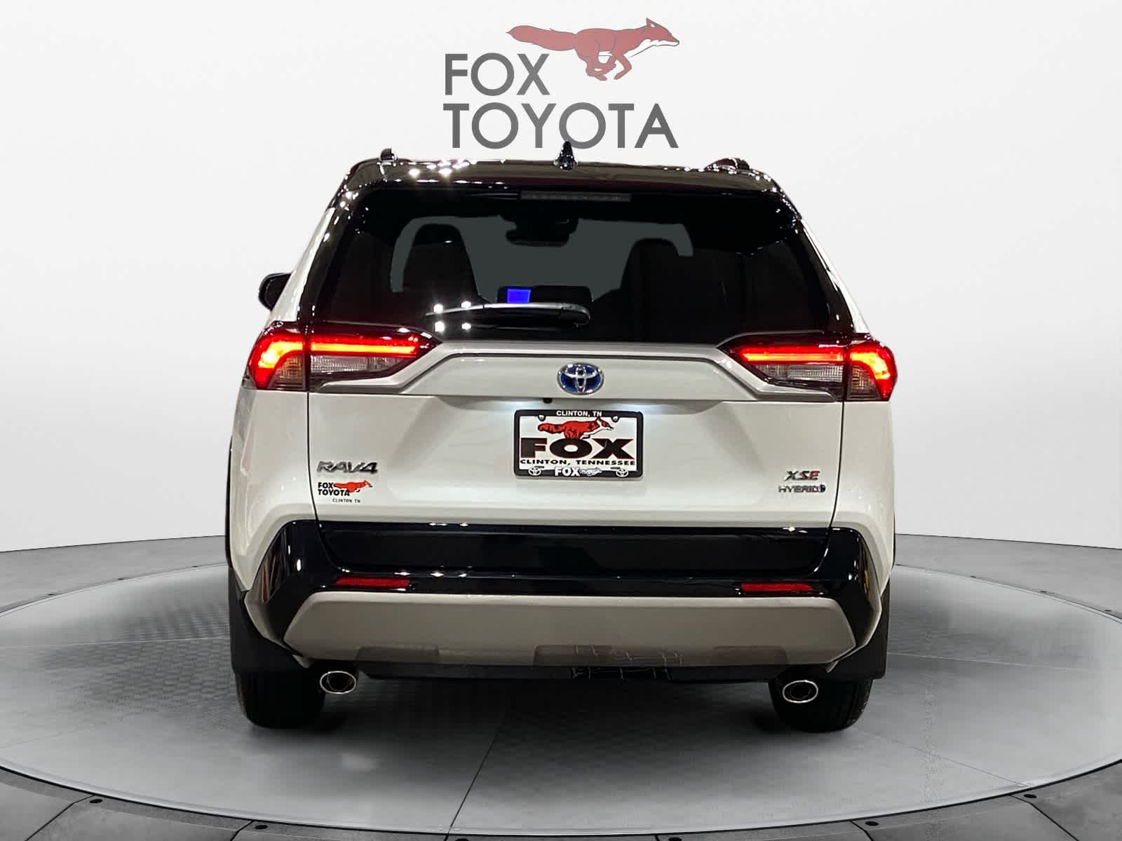 2024 Toyota RAV4 Hybrid XSE 4