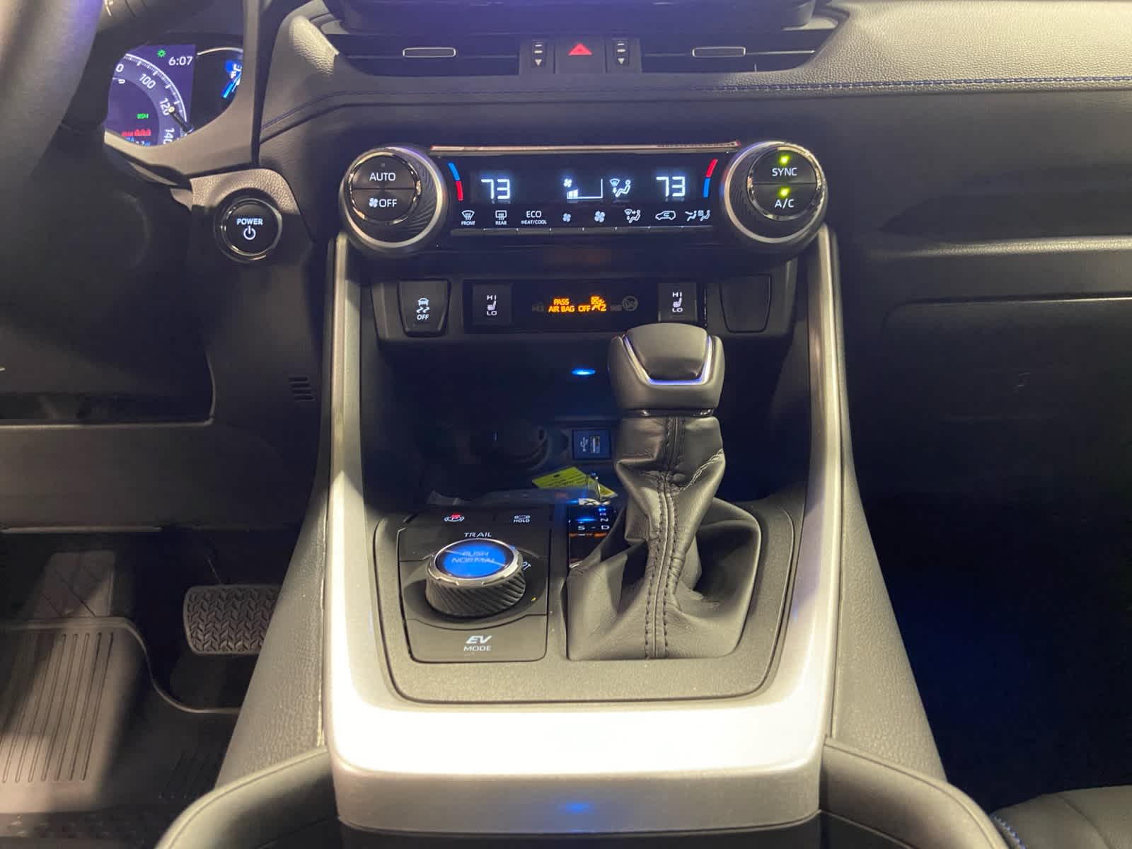 2024 Toyota RAV4 Hybrid XSE 11