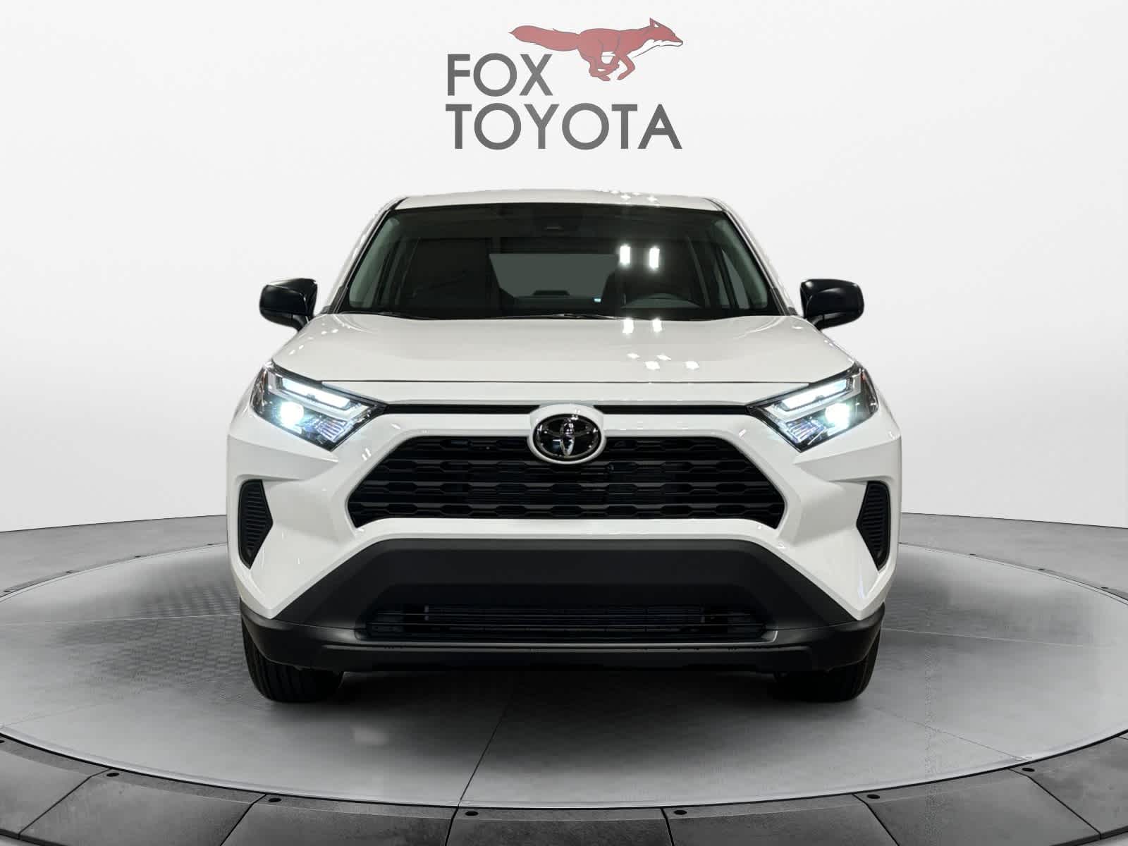 2024 Toyota RAV4 LE 8