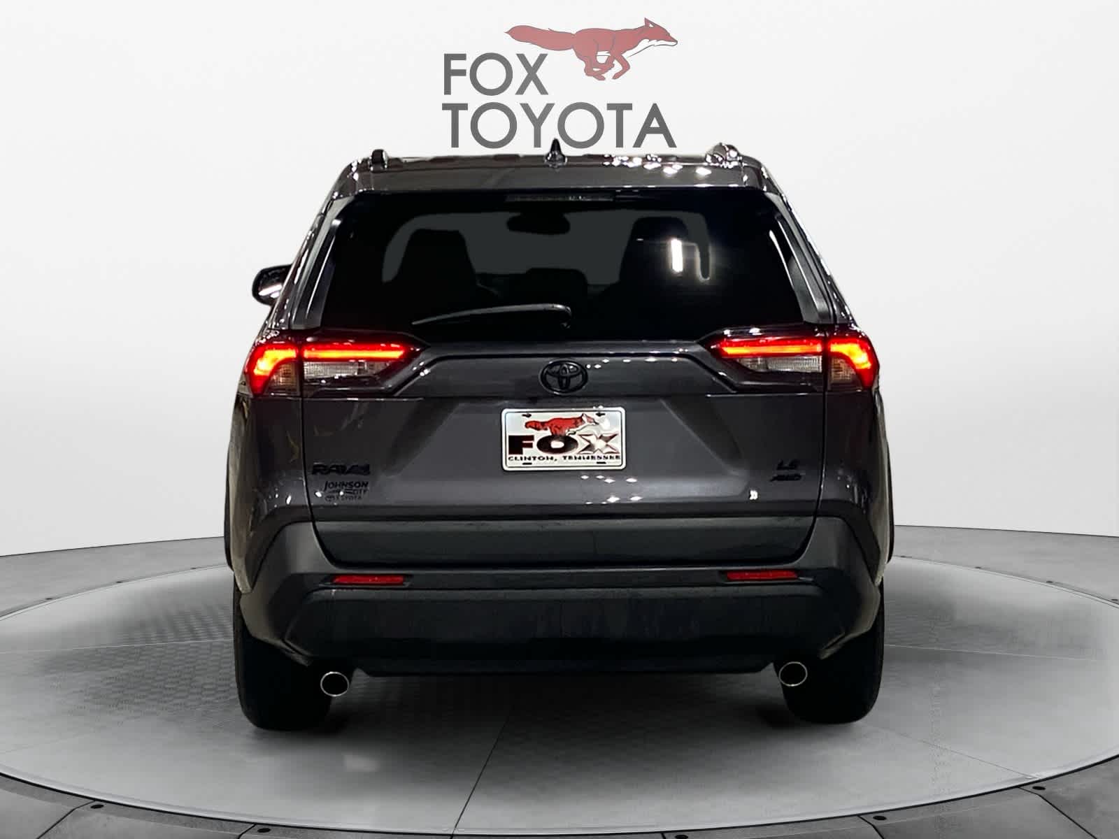 2021 Toyota RAV4 LE 5