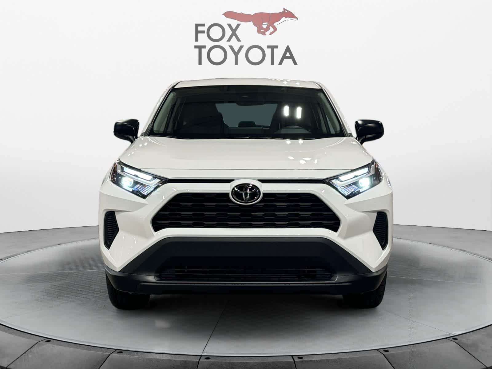 2024 Toyota RAV4 LE 8