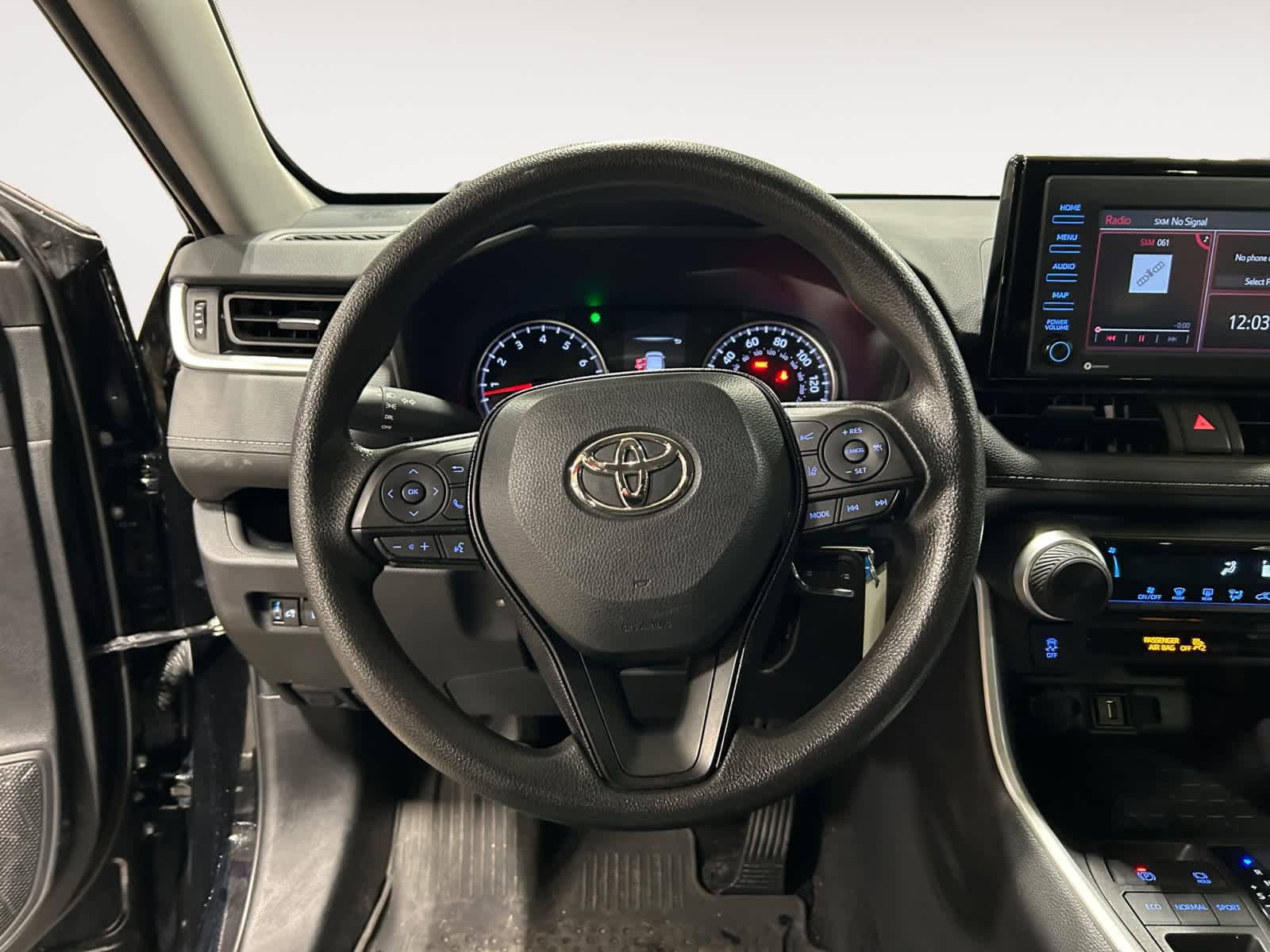 2021 Toyota RAV4 LE 12