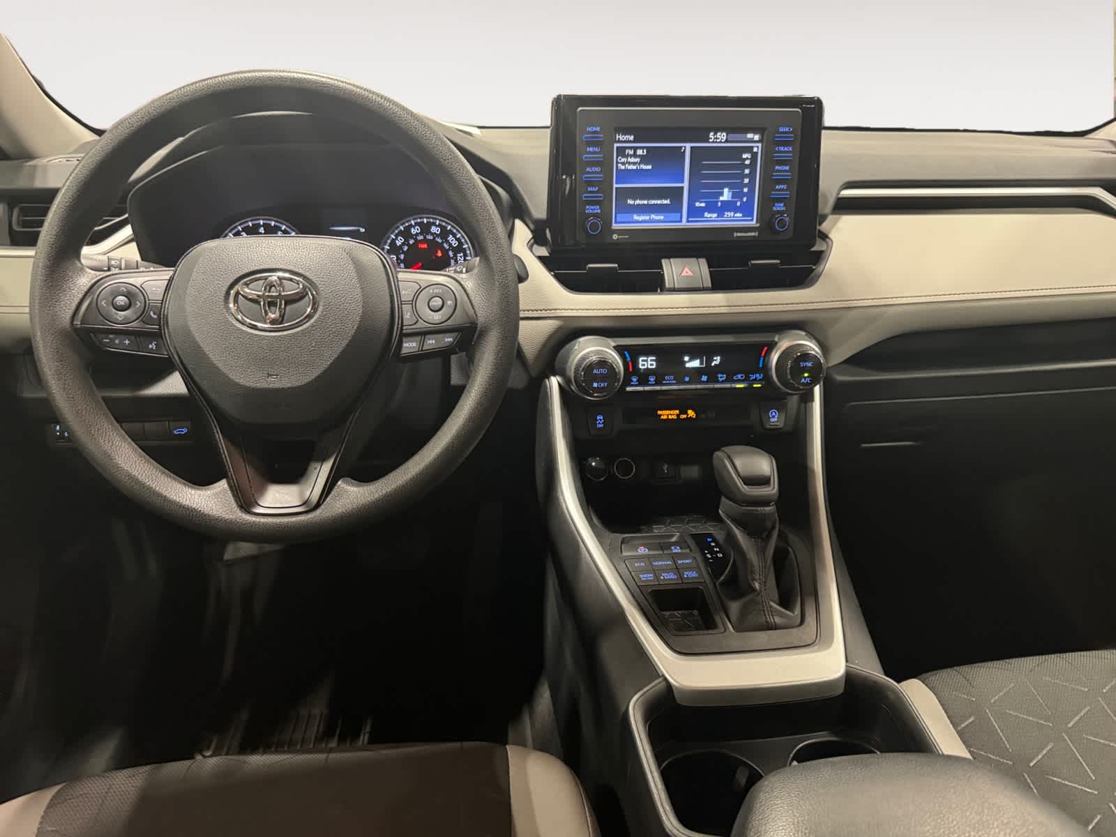 2020 Toyota RAV4 XLE 11