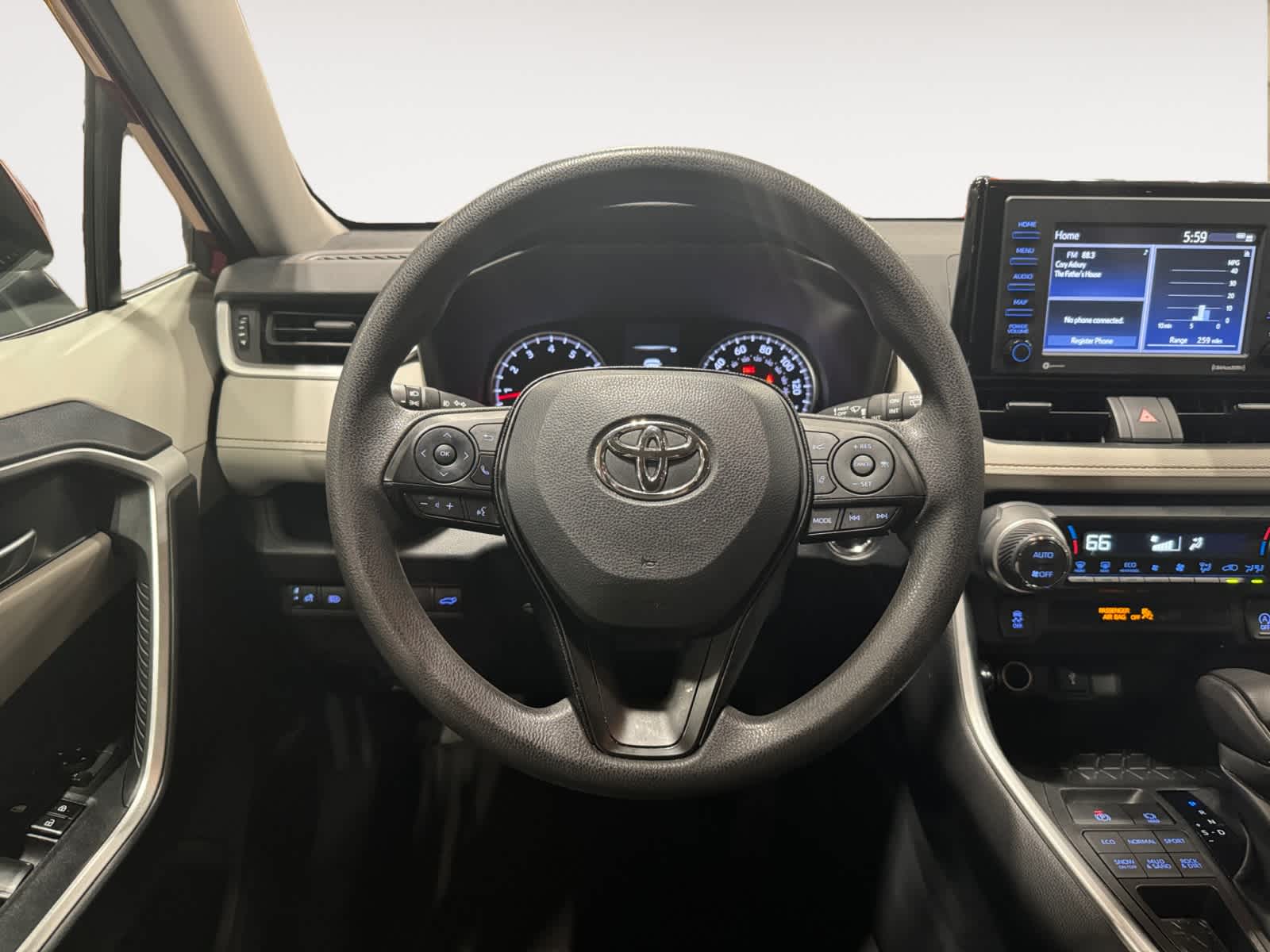 2020 Toyota RAV4 XLE 13