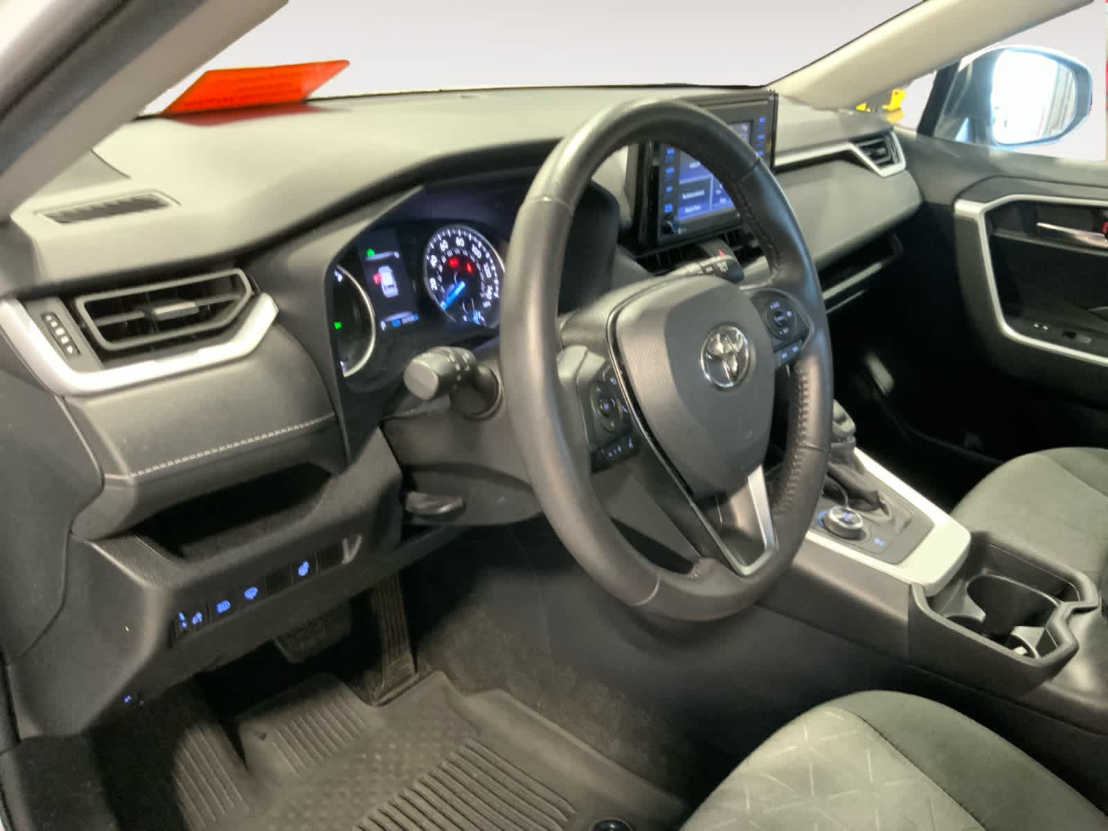 2021 Toyota RAV4 Hybrid XLE 11