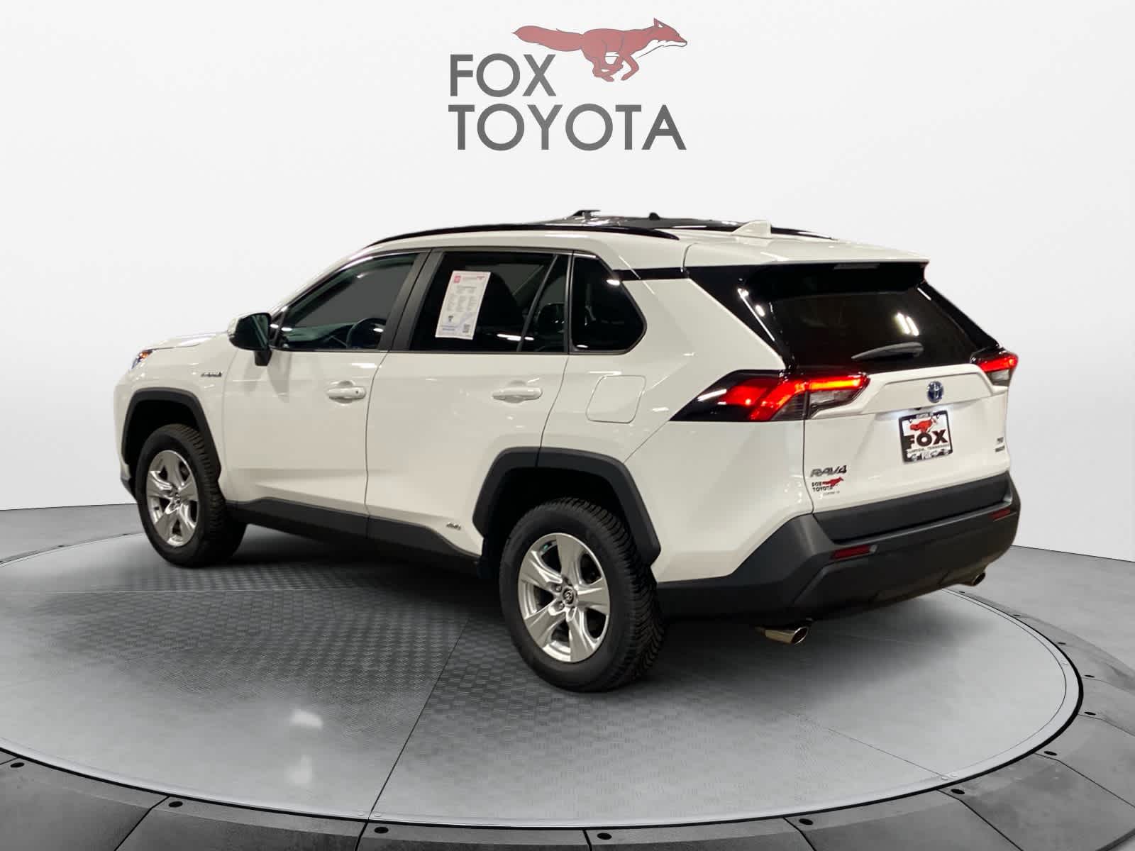 2021 Toyota RAV4 Hybrid XLE 3