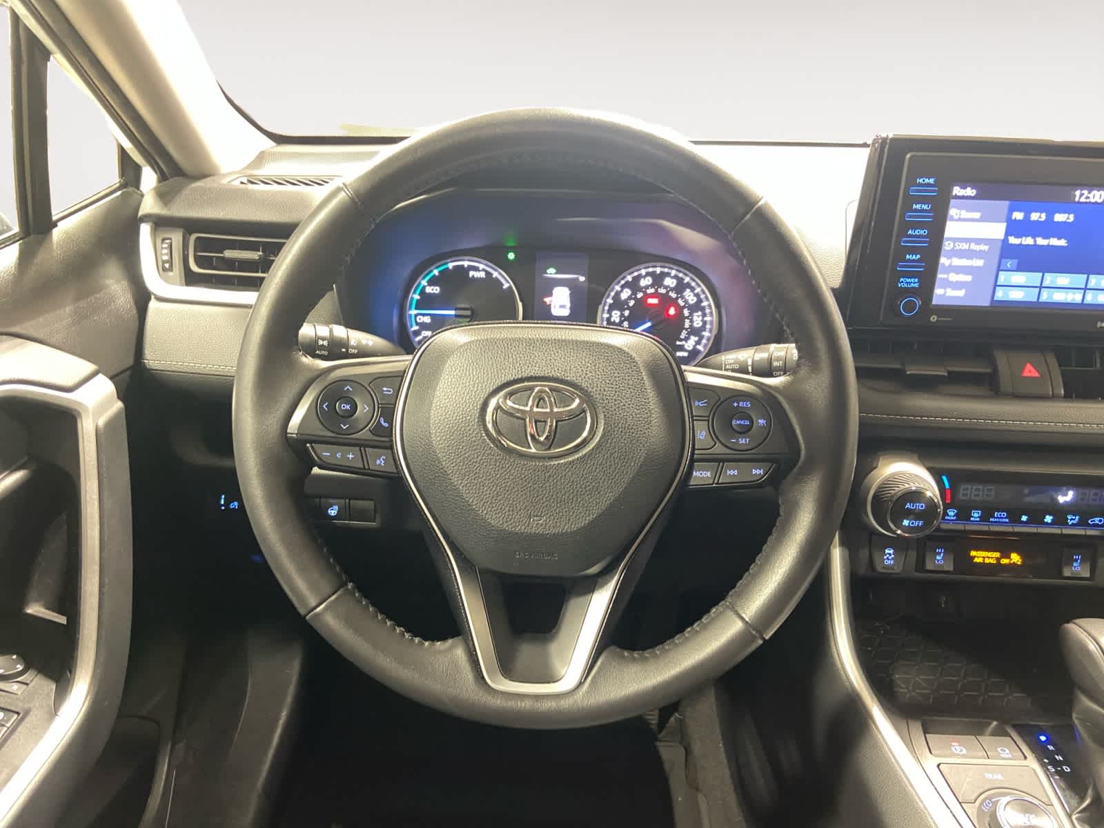 2021 Toyota RAV4 Hybrid XLE 12