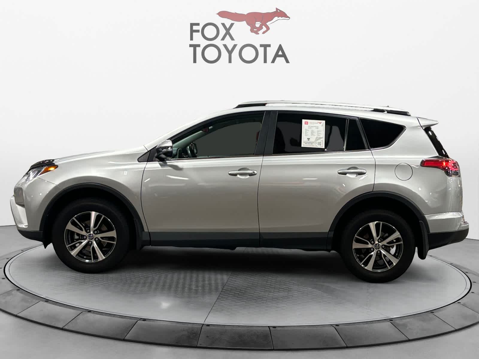 2017 Toyota RAV4 XLE 2