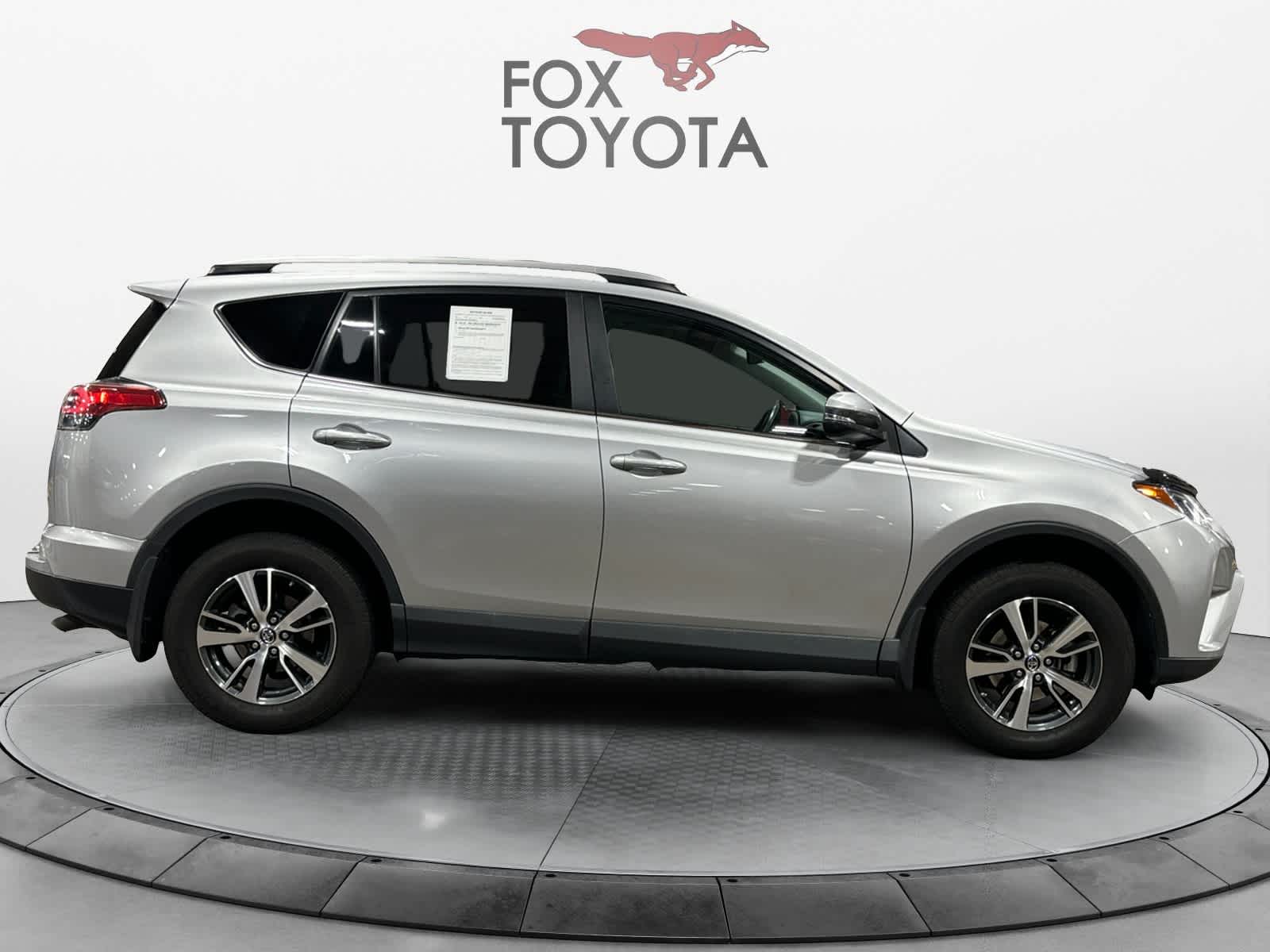 2017 Toyota RAV4 XLE 7