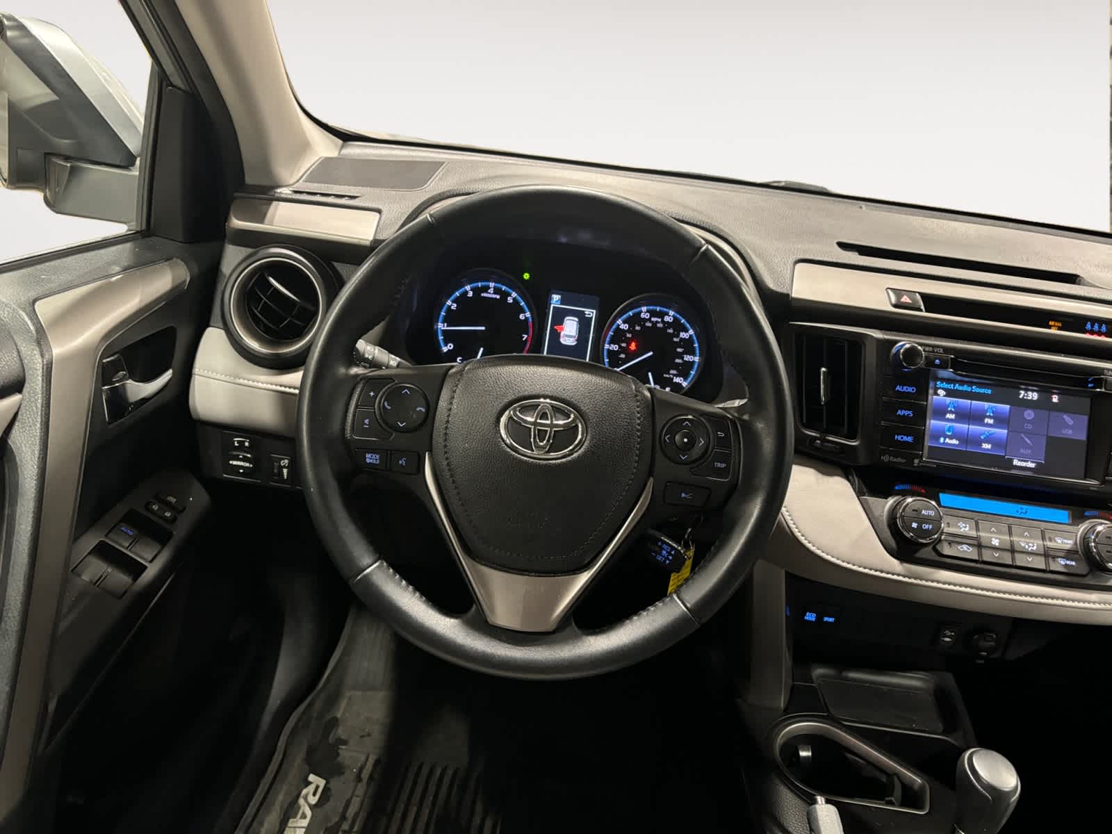 2017 Toyota RAV4 XLE 13