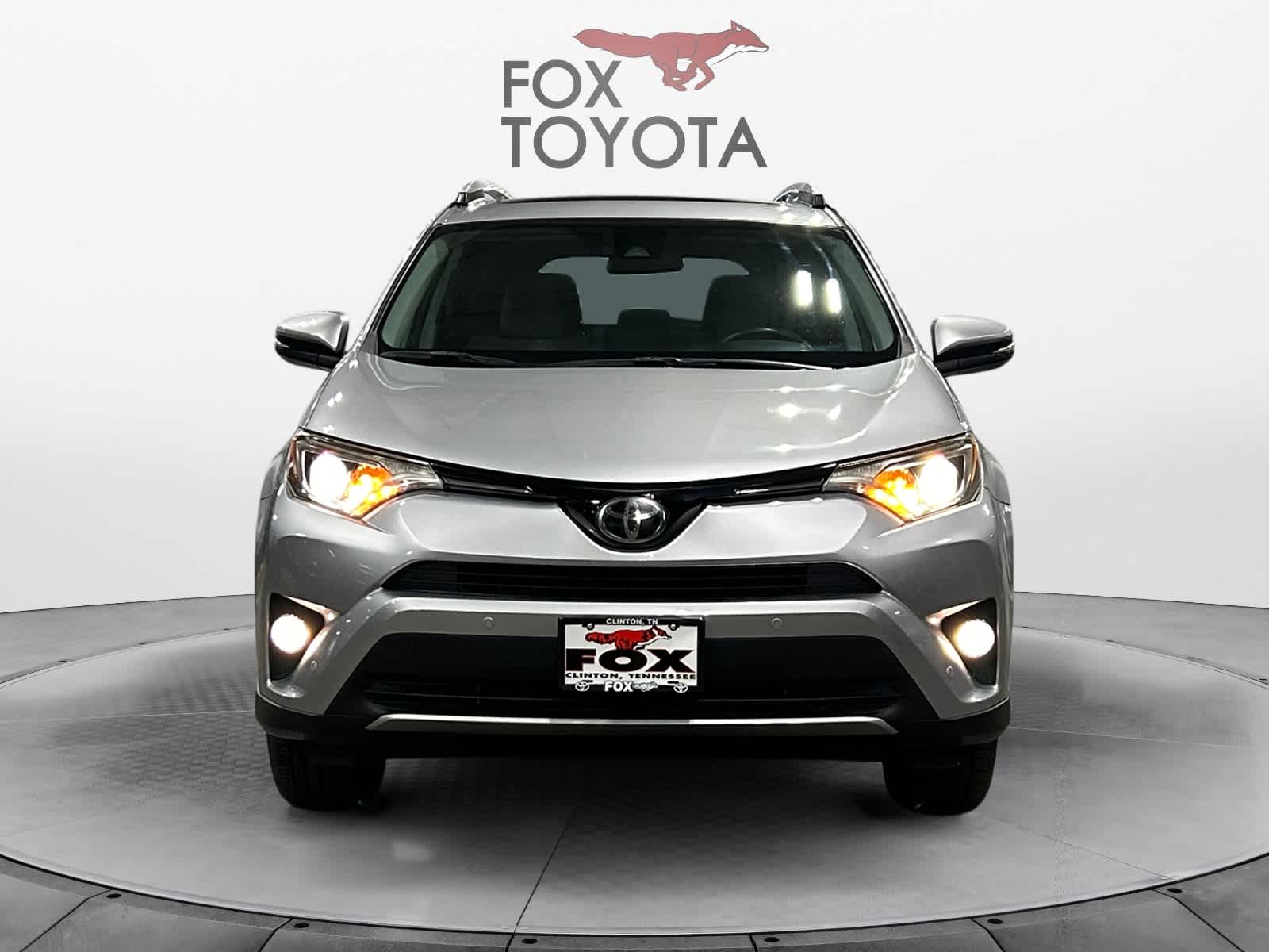 2016 Toyota RAV4 XLE 9