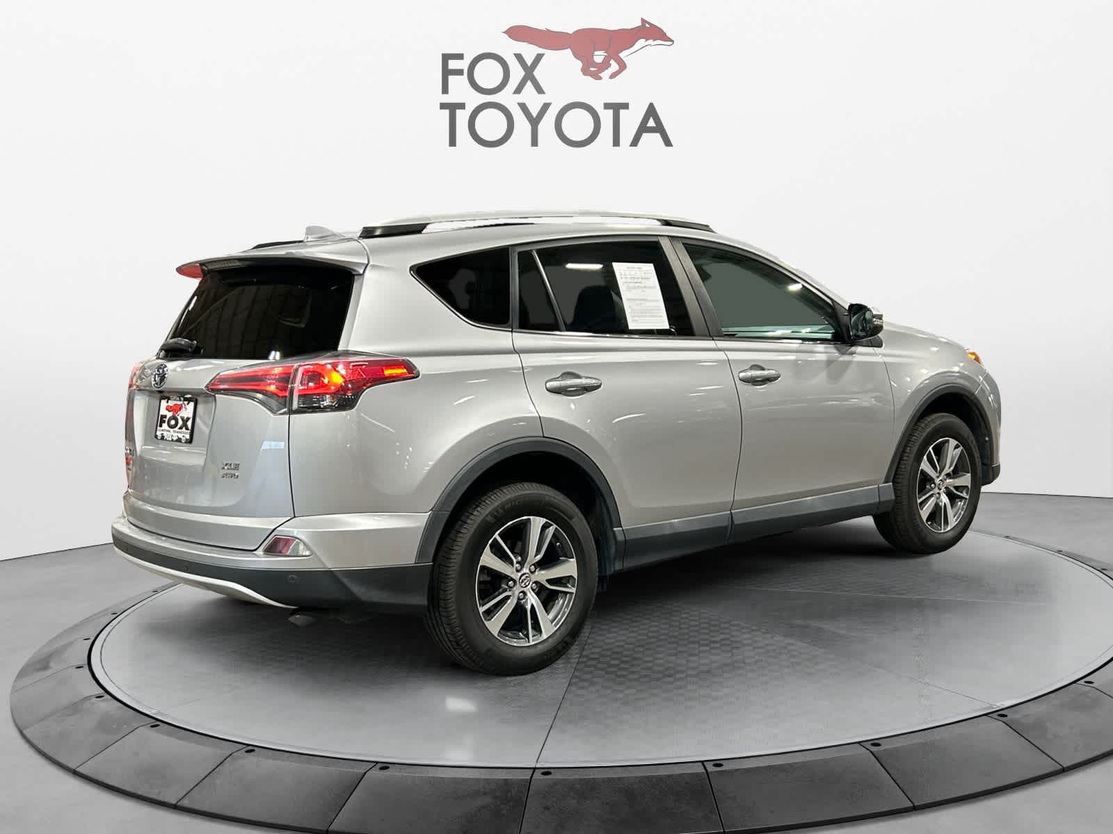 2016 Toyota RAV4 XLE 6