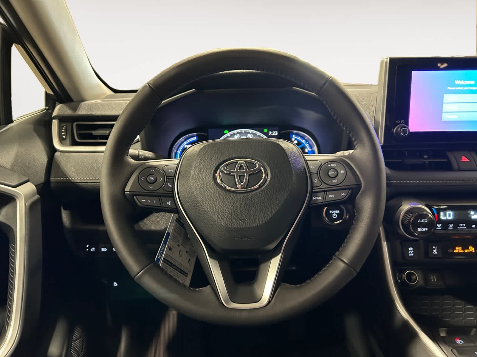 2024 Toyota RAV4 Hybrid XLE 12