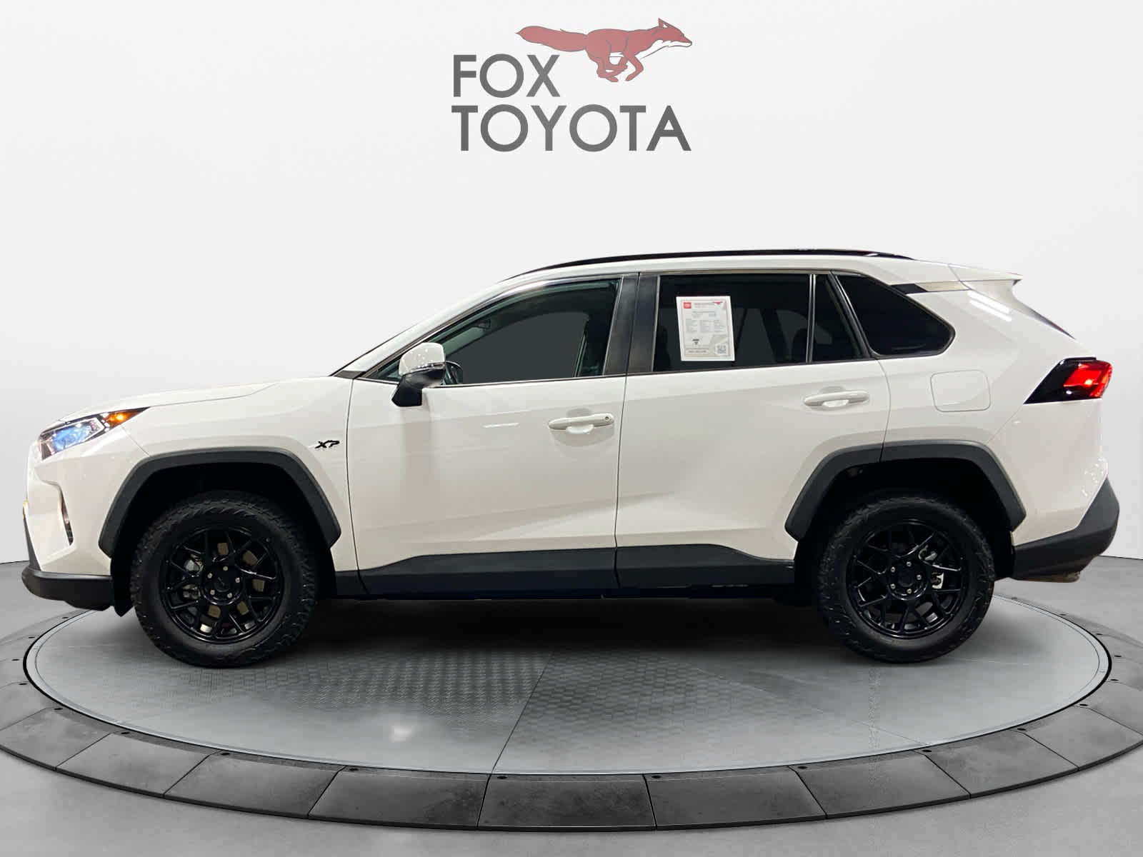 2021 Toyota RAV4 XLE 2