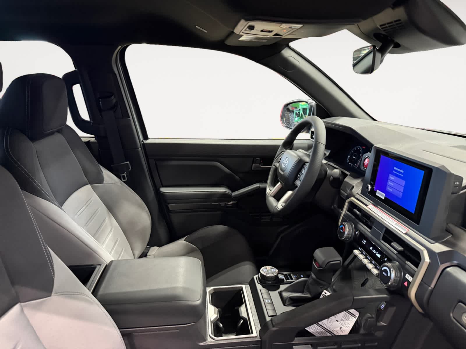 2025 Toyota Tacoma TRD Off Road - Photo 15