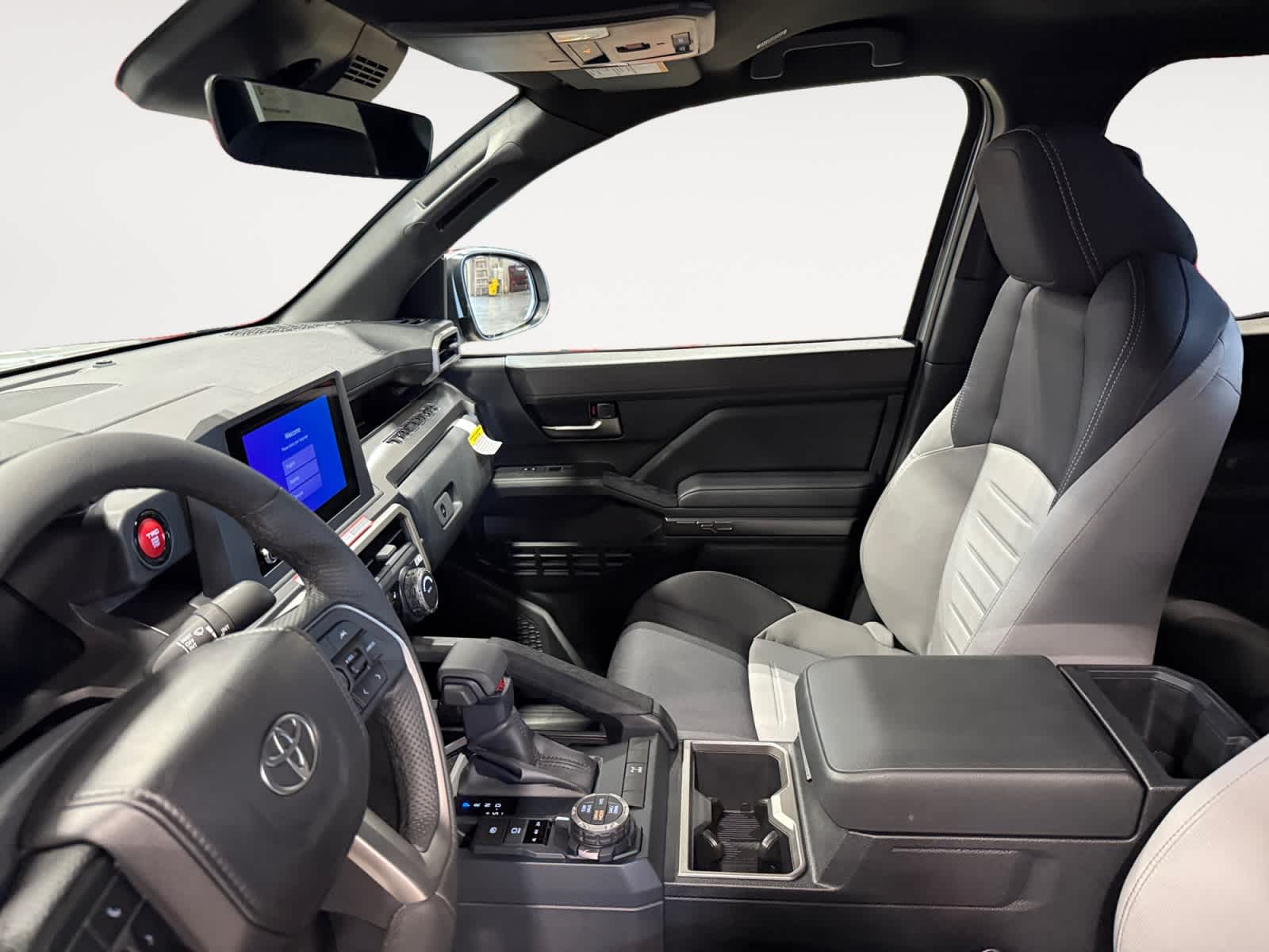 2025 Toyota Tacoma TRD Off Road - Photo 9