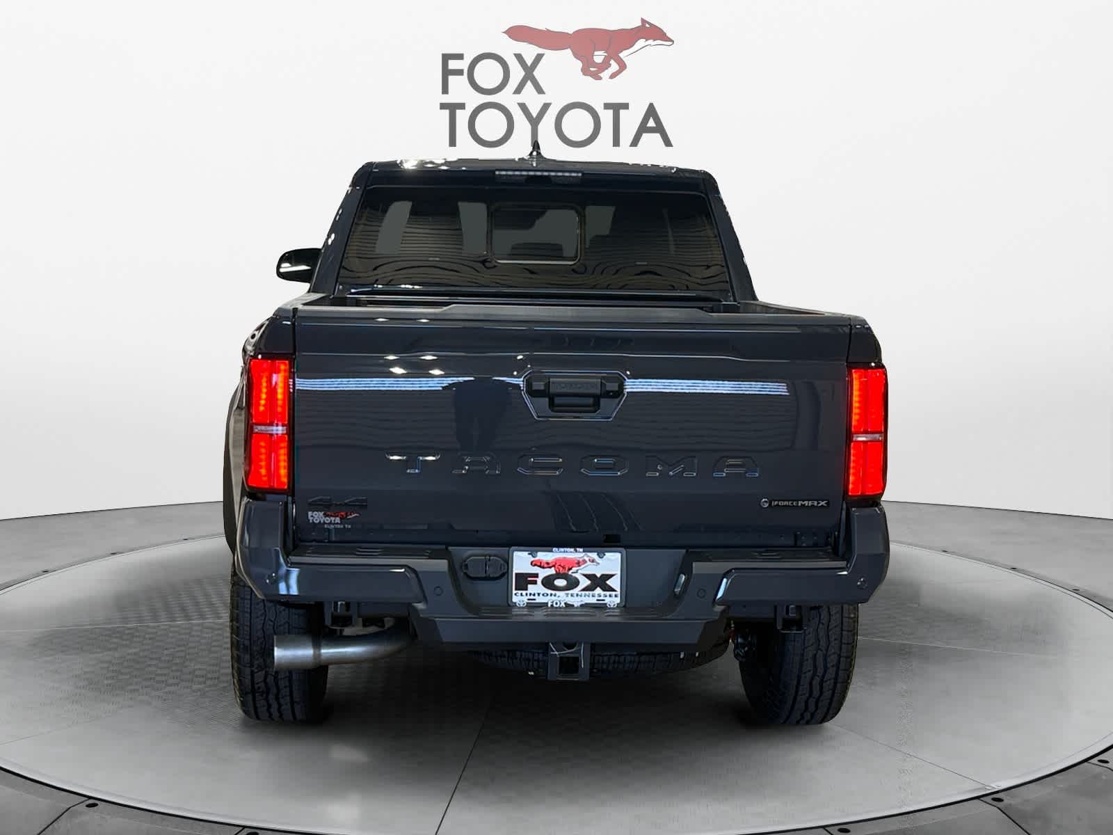 View vehicle photo 4