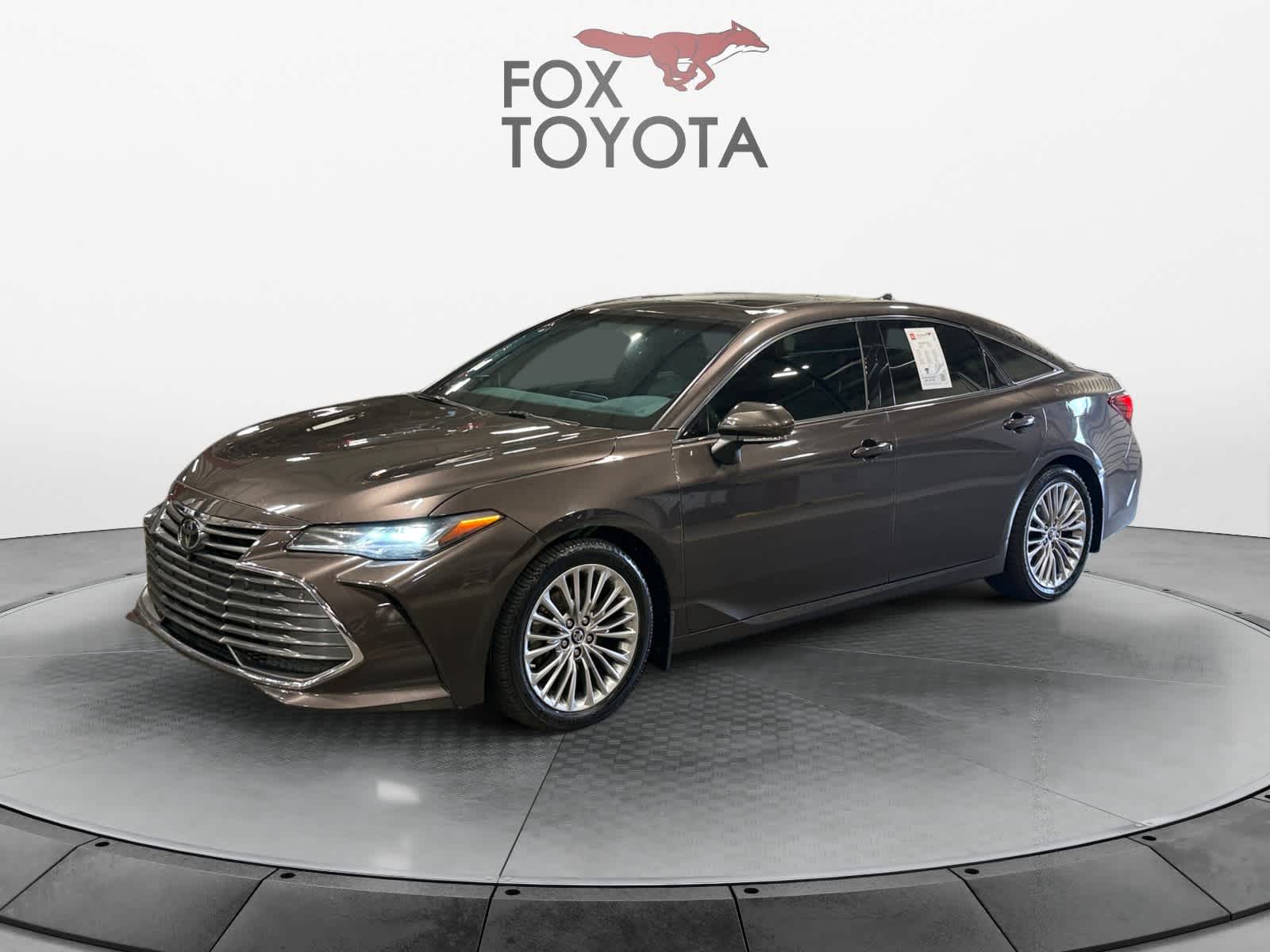 2019 Toyota Avalon Limited's photo