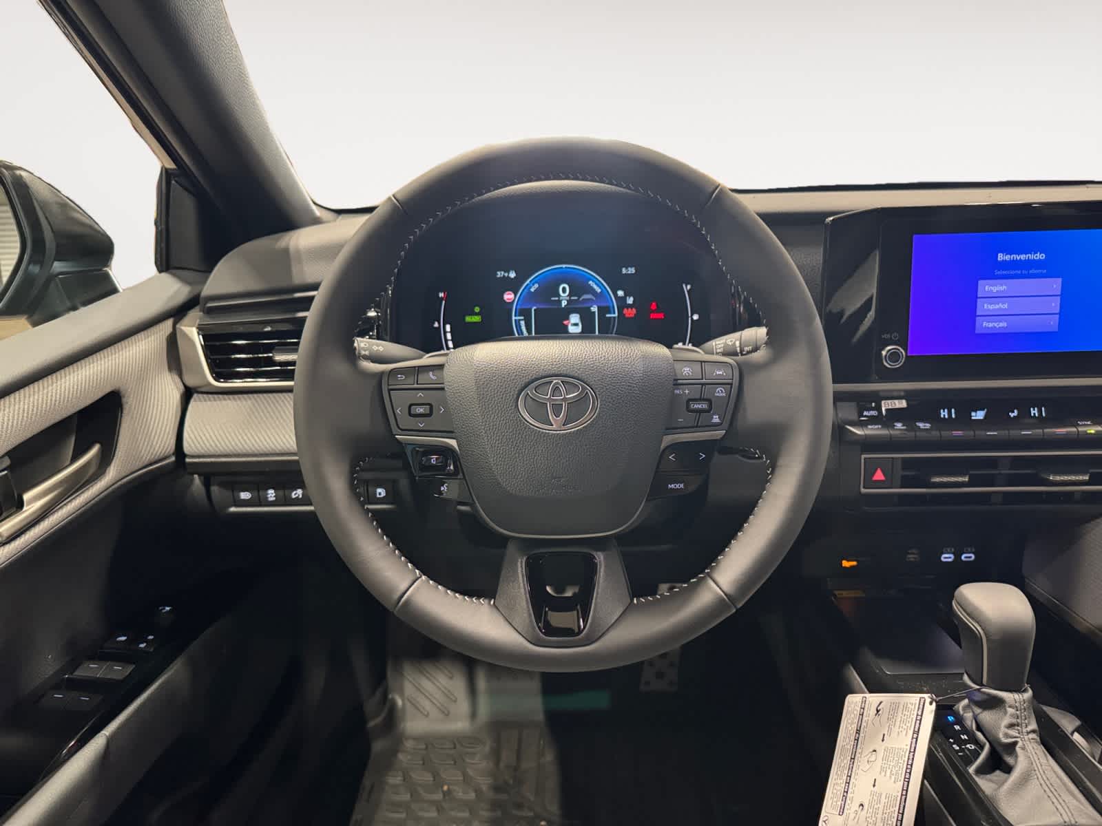 2025 Toyota Camry SE 12