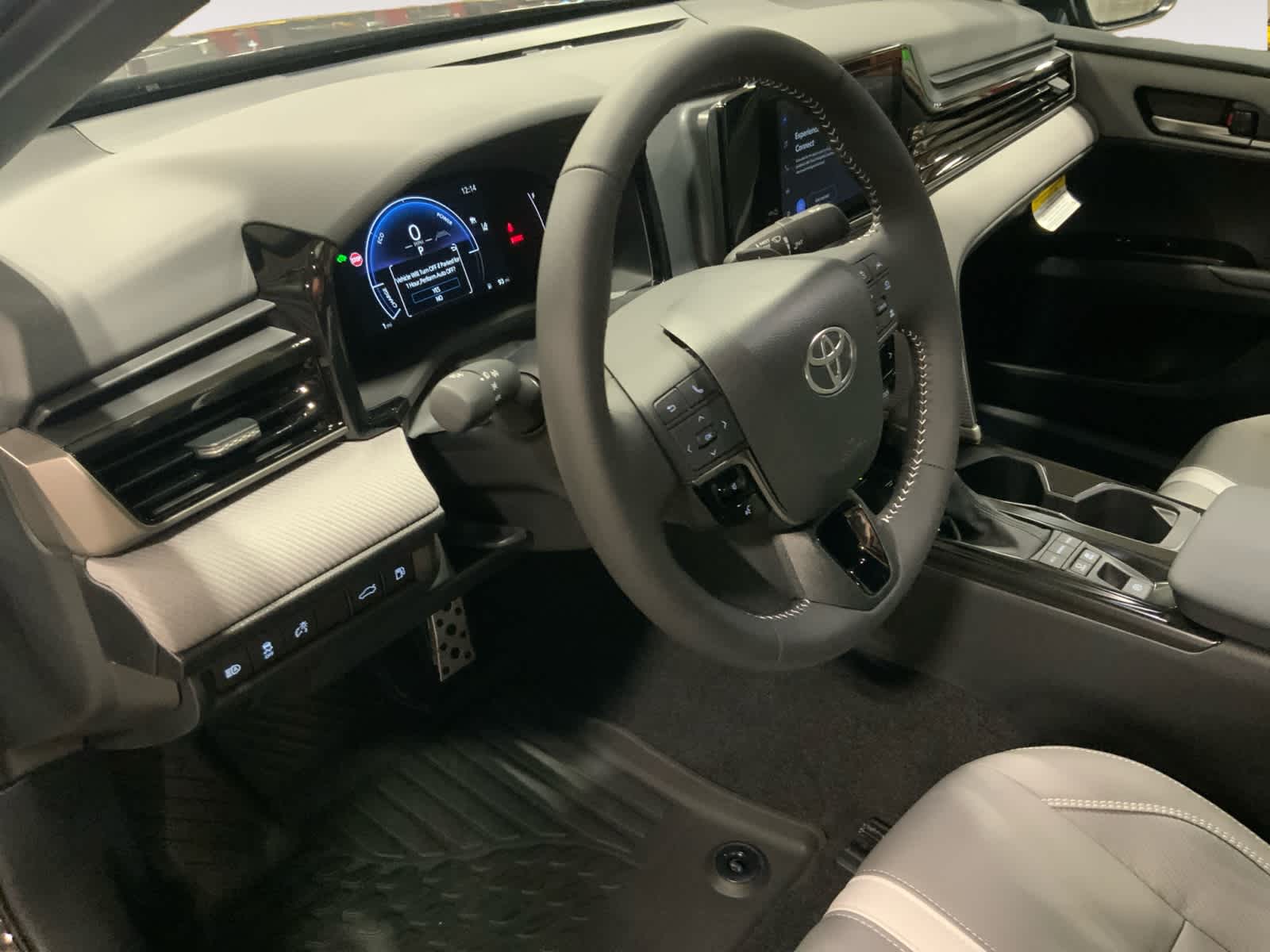 2025 Toyota Camry SE 10