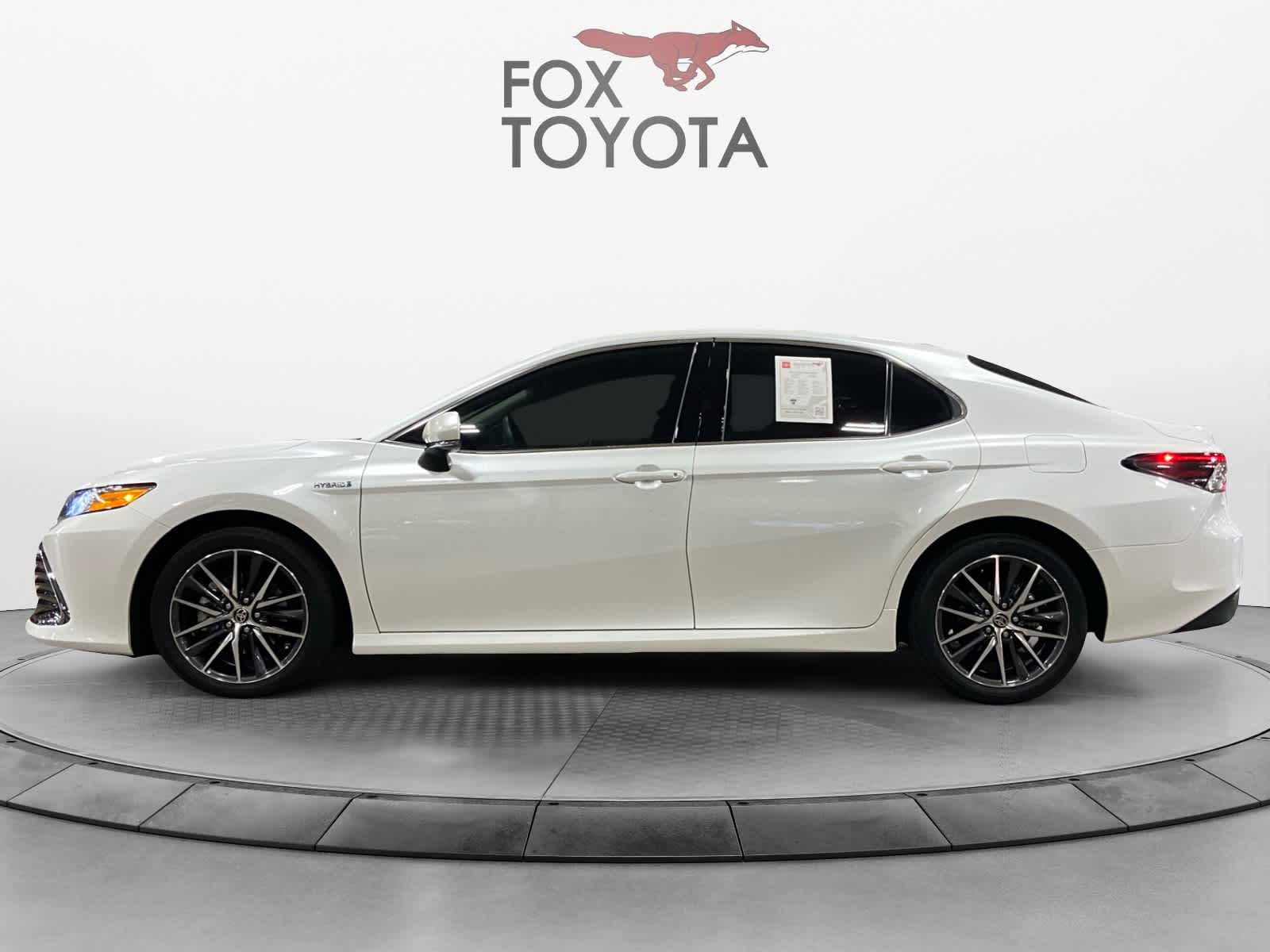 2021 Toyota Camry Hybrid XLE 2