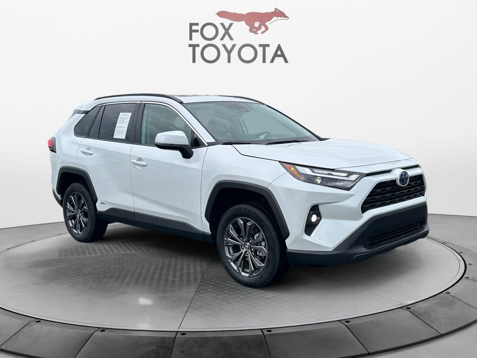 2024 Toyota RAV4 Hybrid XLE Premium 8