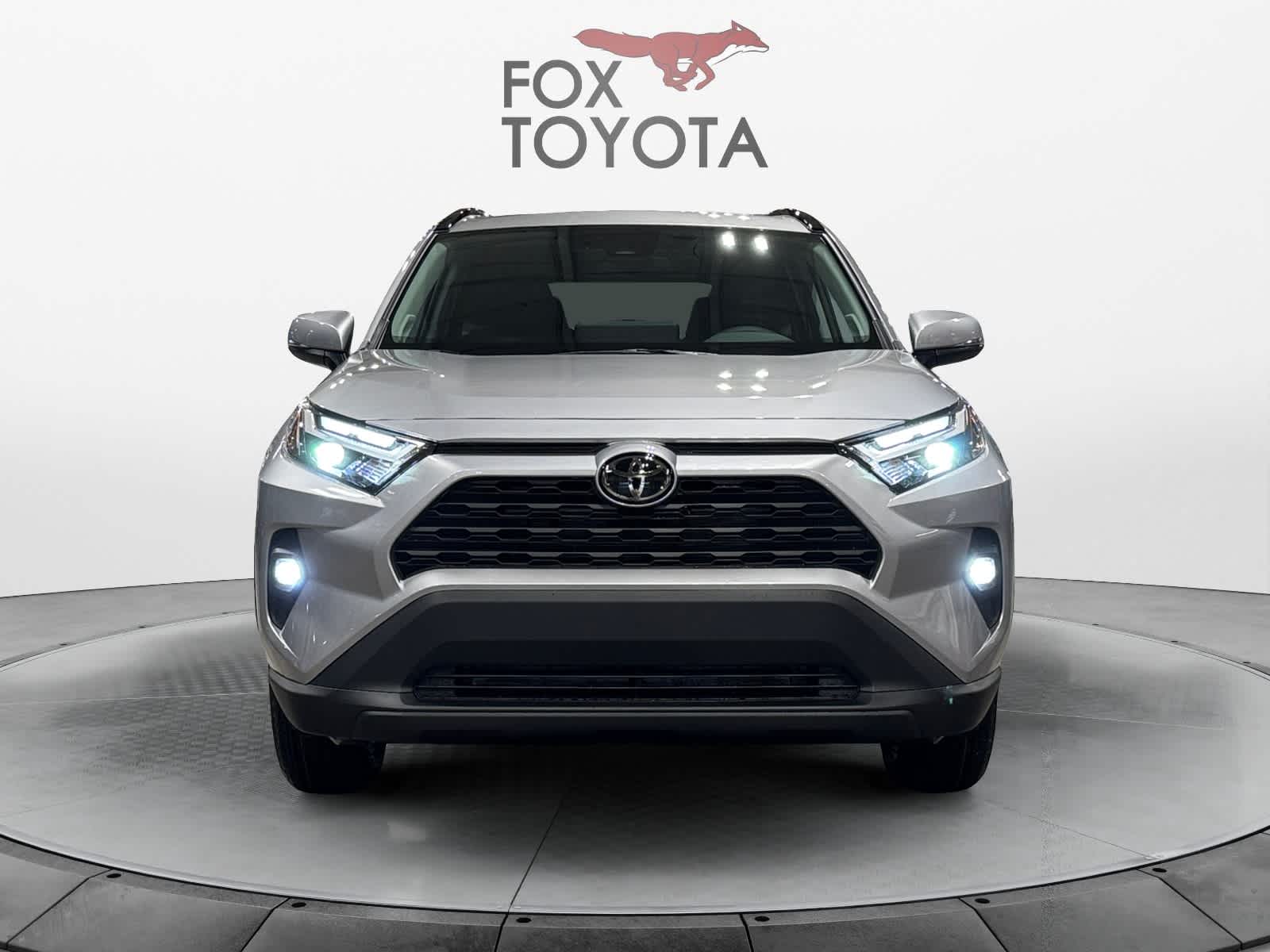 2025 Toyota RAV4 Hybrid XLE Premium 8