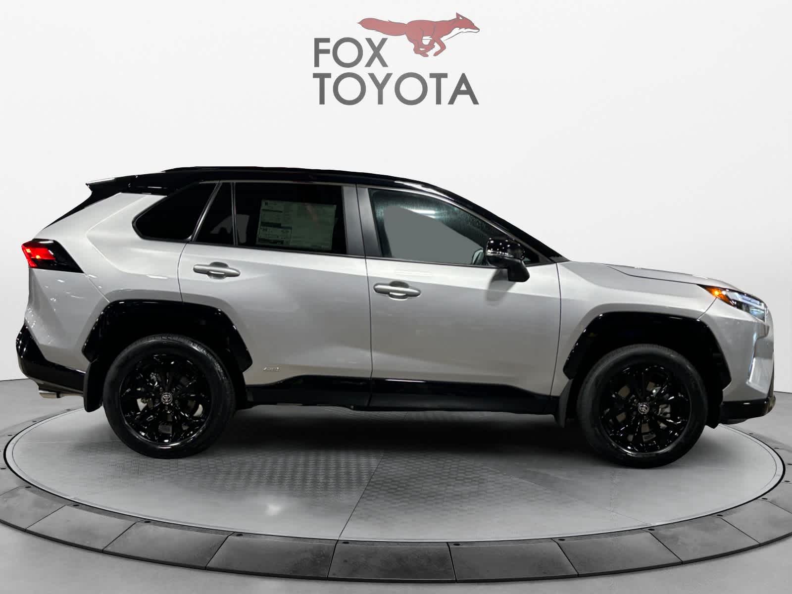 2025 Toyota RAV4 Hybrid XSE 6