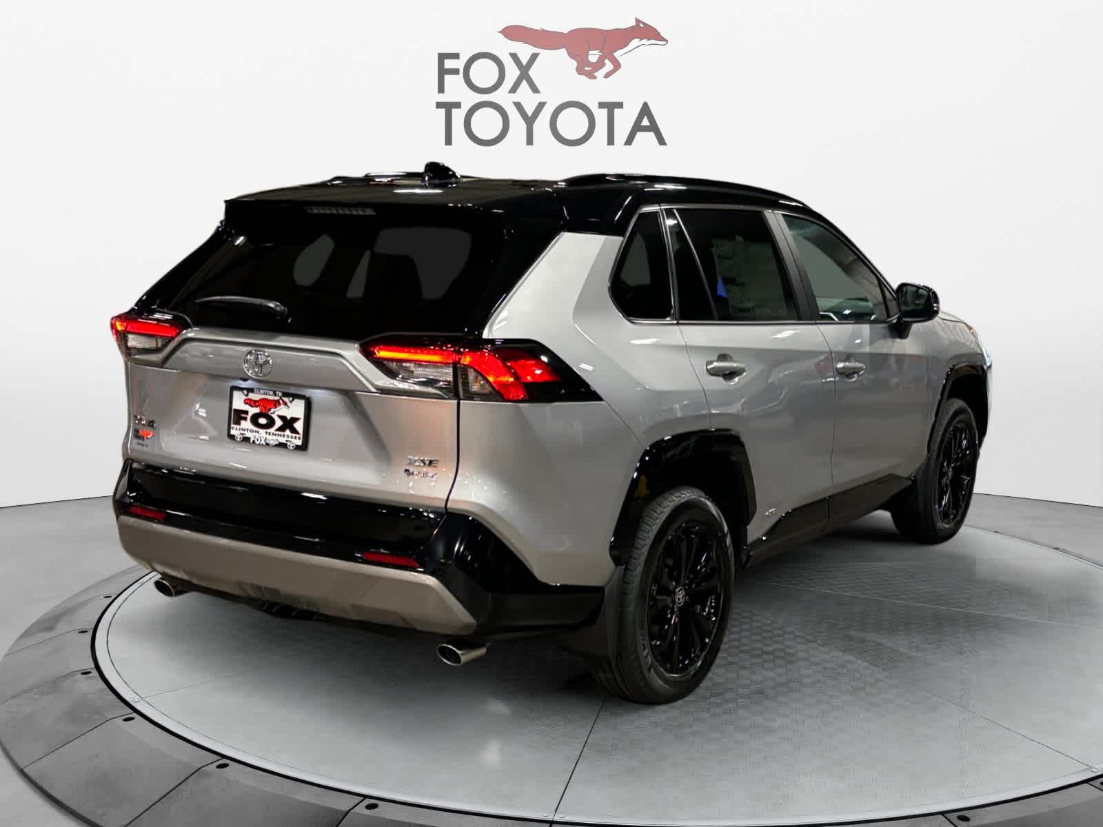 2025 Toyota RAV4 Hybrid XSE 5