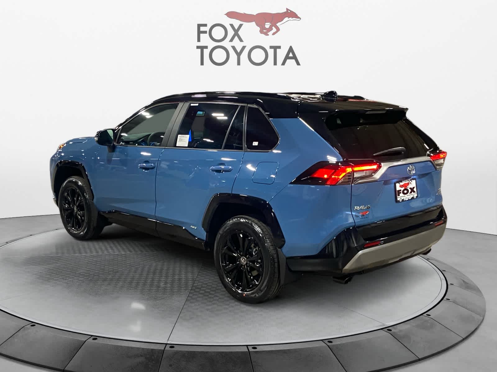 2025 Toyota RAV4 Hybrid XSE 3